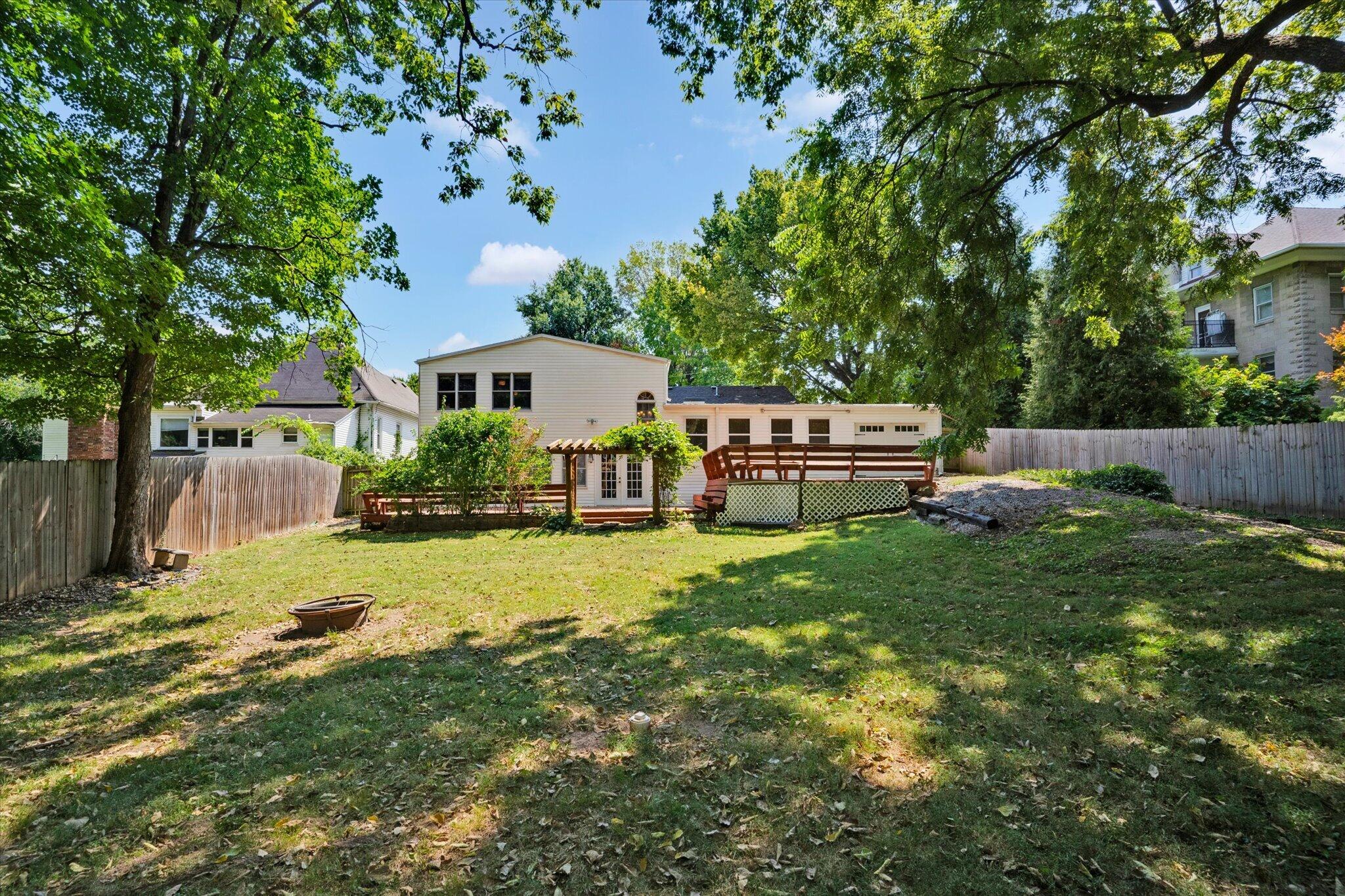 1345 East Walnut Street Property Photo 3
