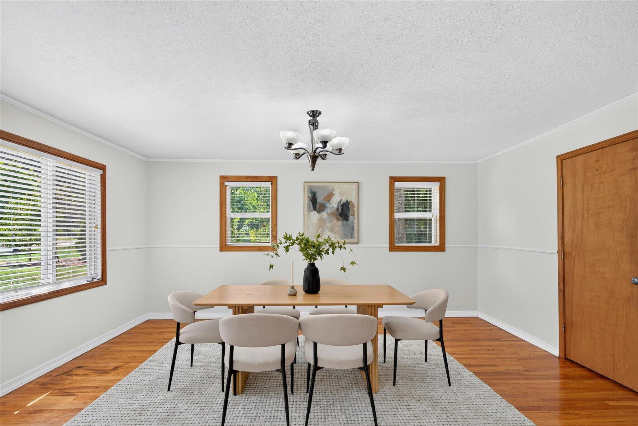 1345 East Walnut Street Property Photo 7
