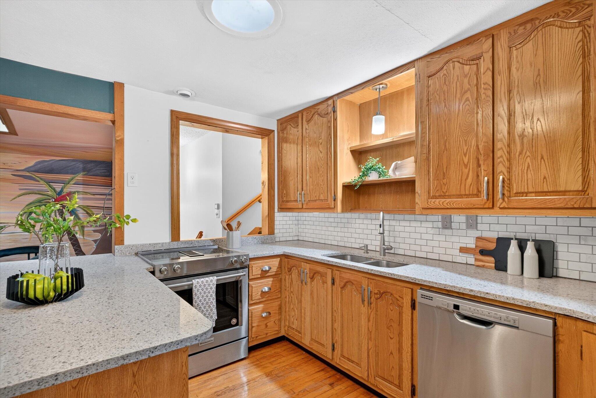 1345 East Walnut Street Property Photo 10