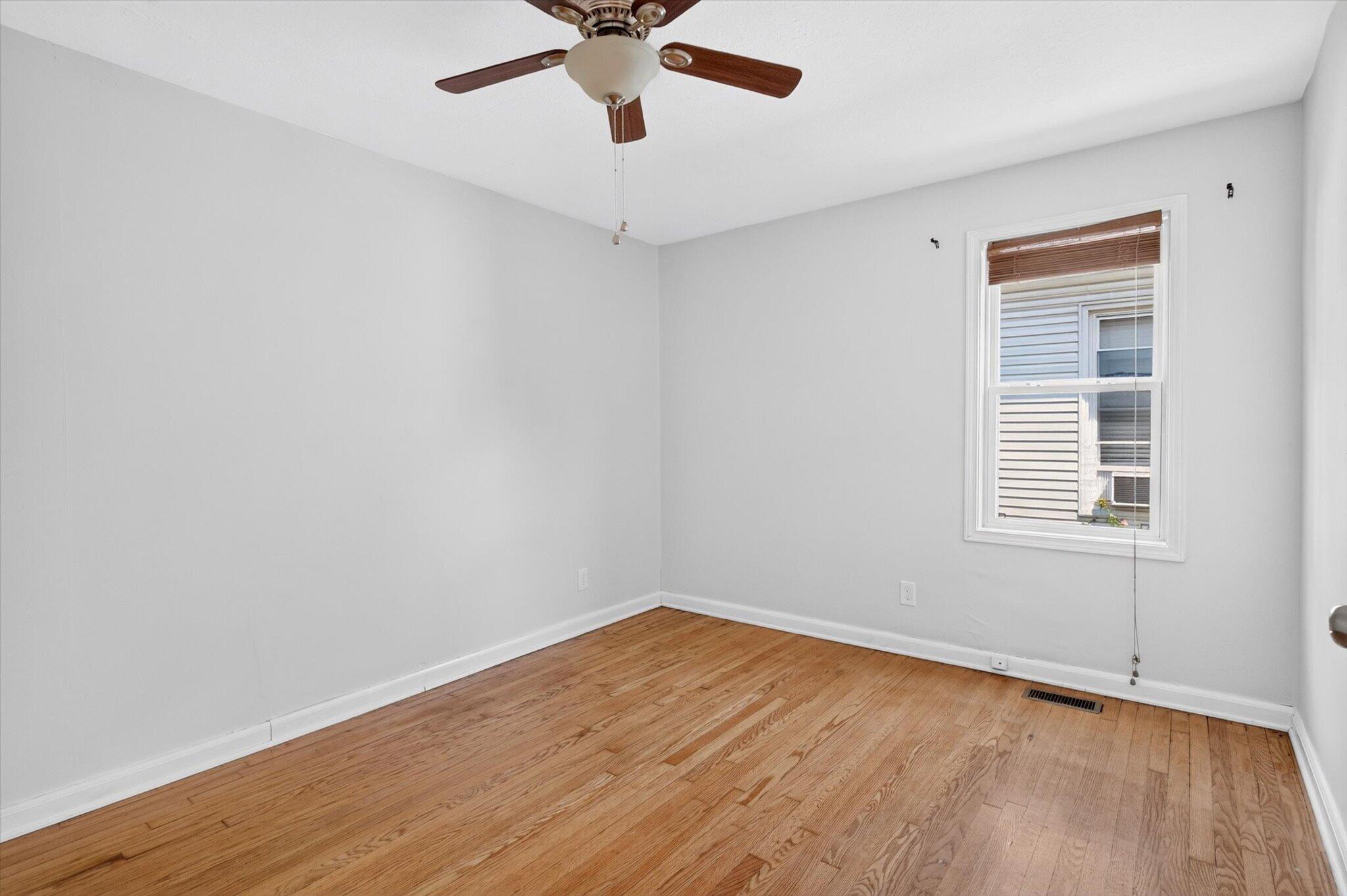 1345 East Walnut Street Property Photo 18