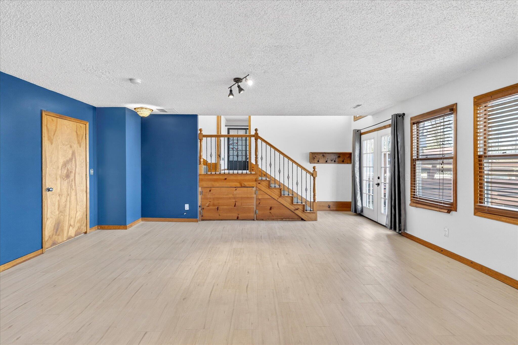 1345 East Walnut Street Property Photo 27