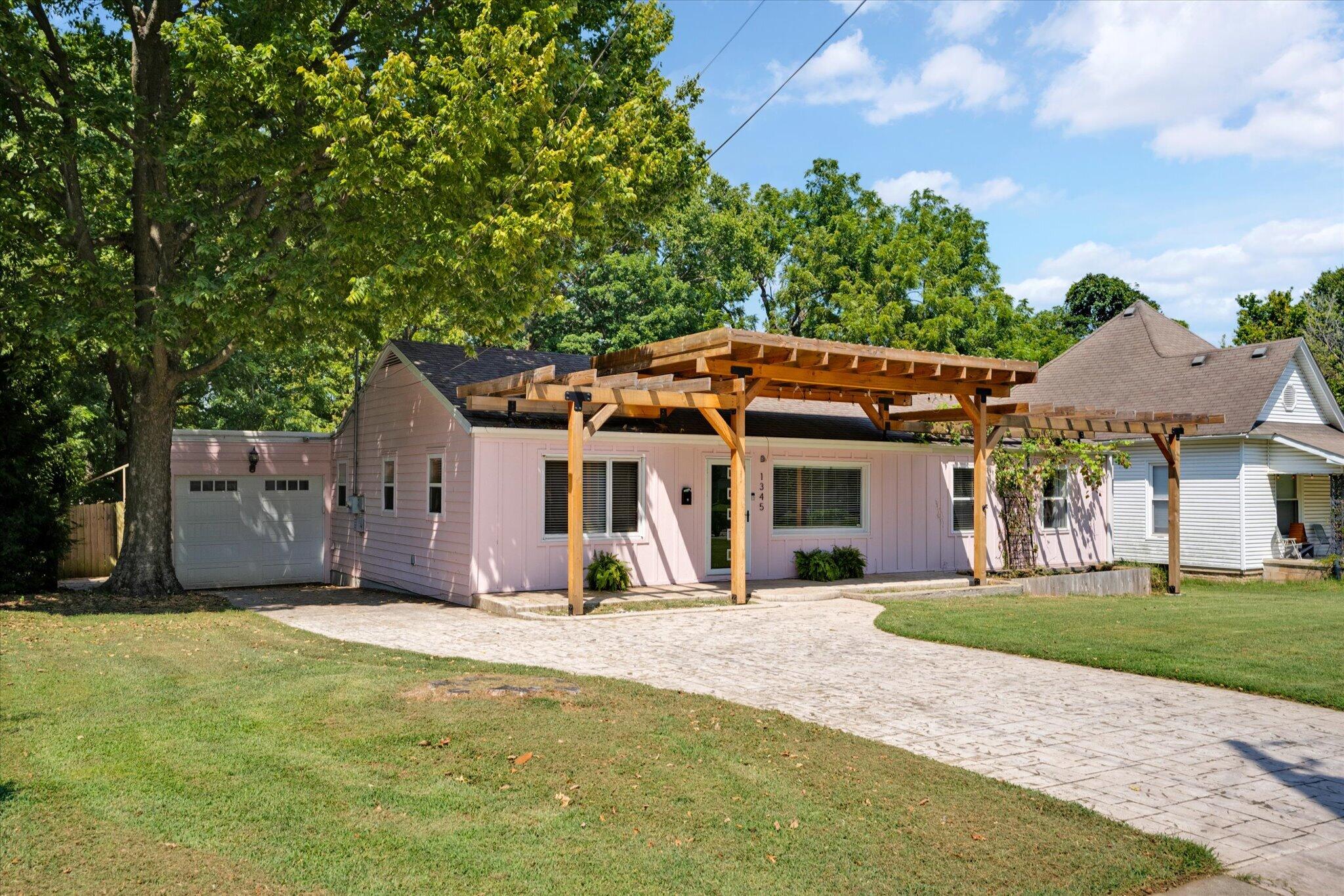 1345 East Walnut Street Property Photo 38