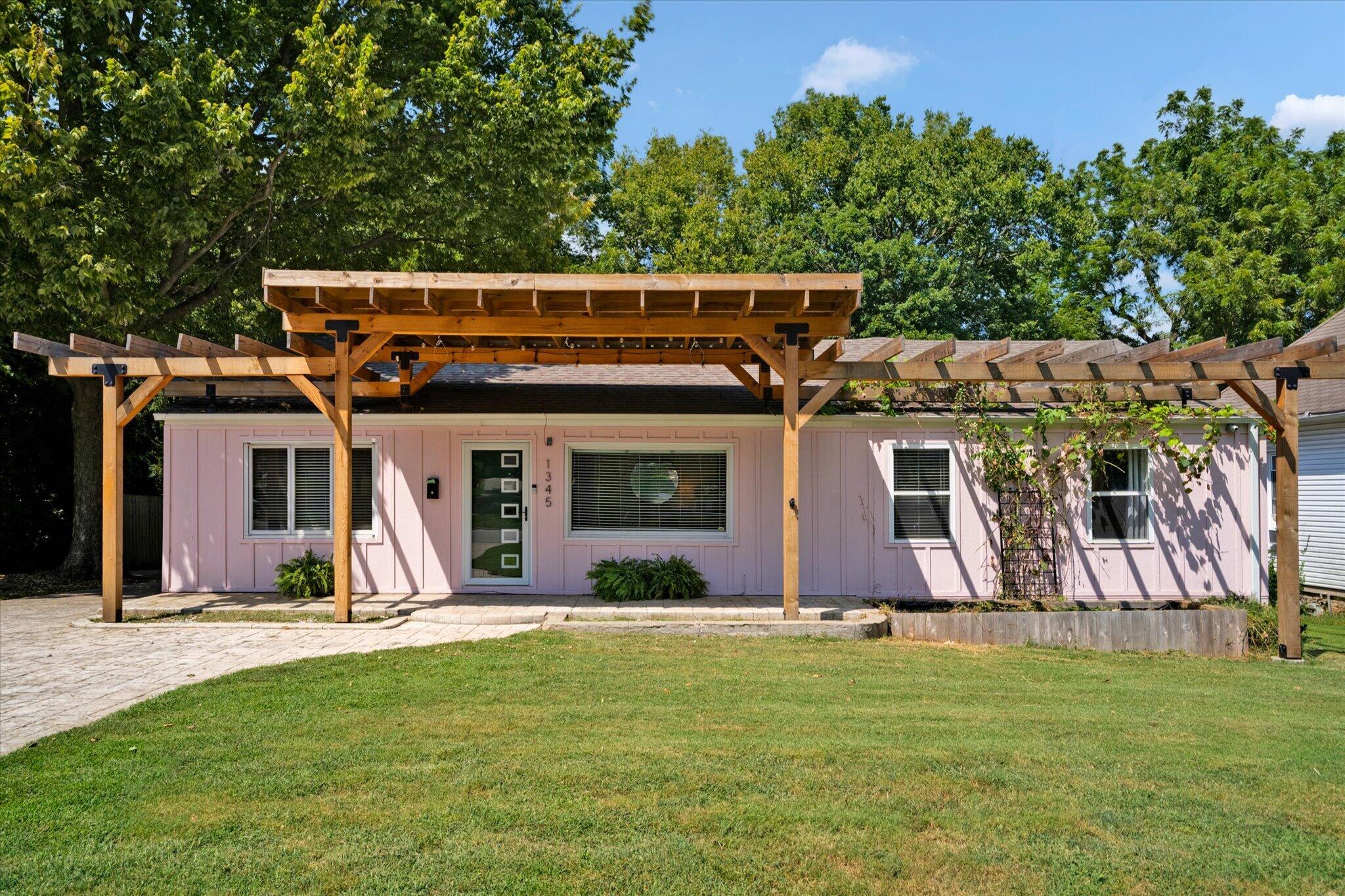 1345 East Walnut Street Property Photo 39
