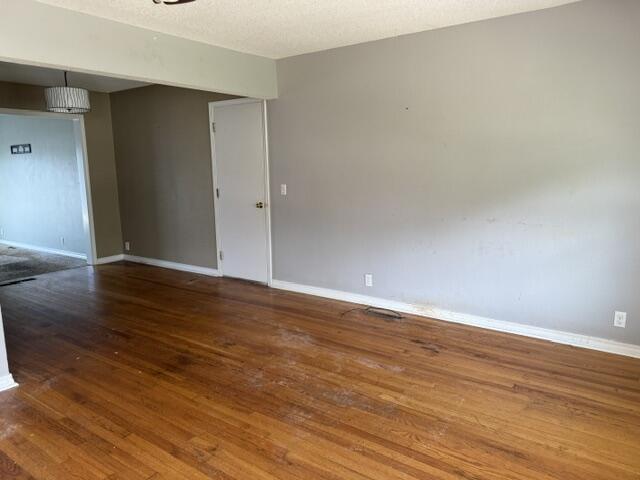 2808 South Grand Avenue Property Photo 3