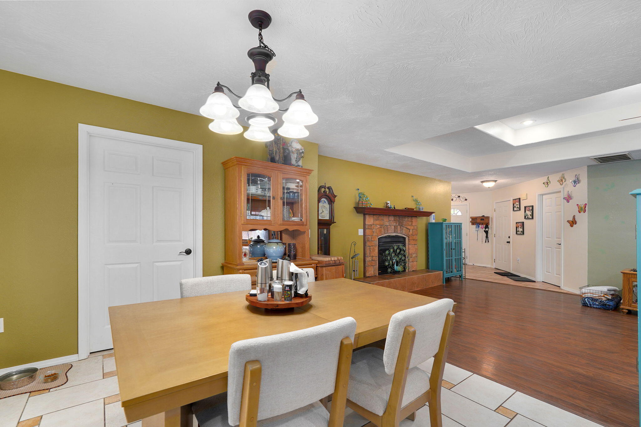 725 South Christopher Avenue Property Photo 8