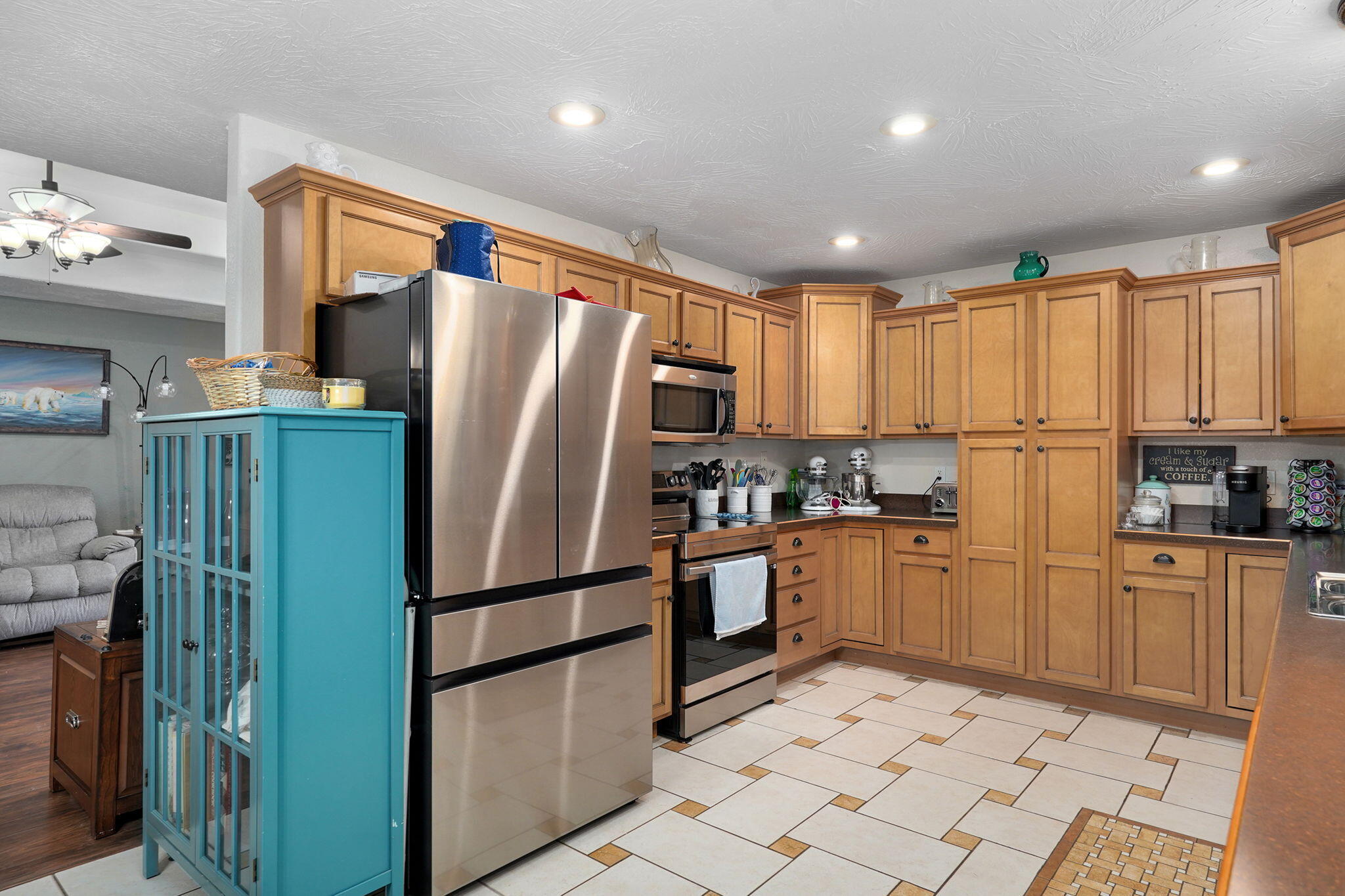 725 South Christopher Avenue Property Photo 11