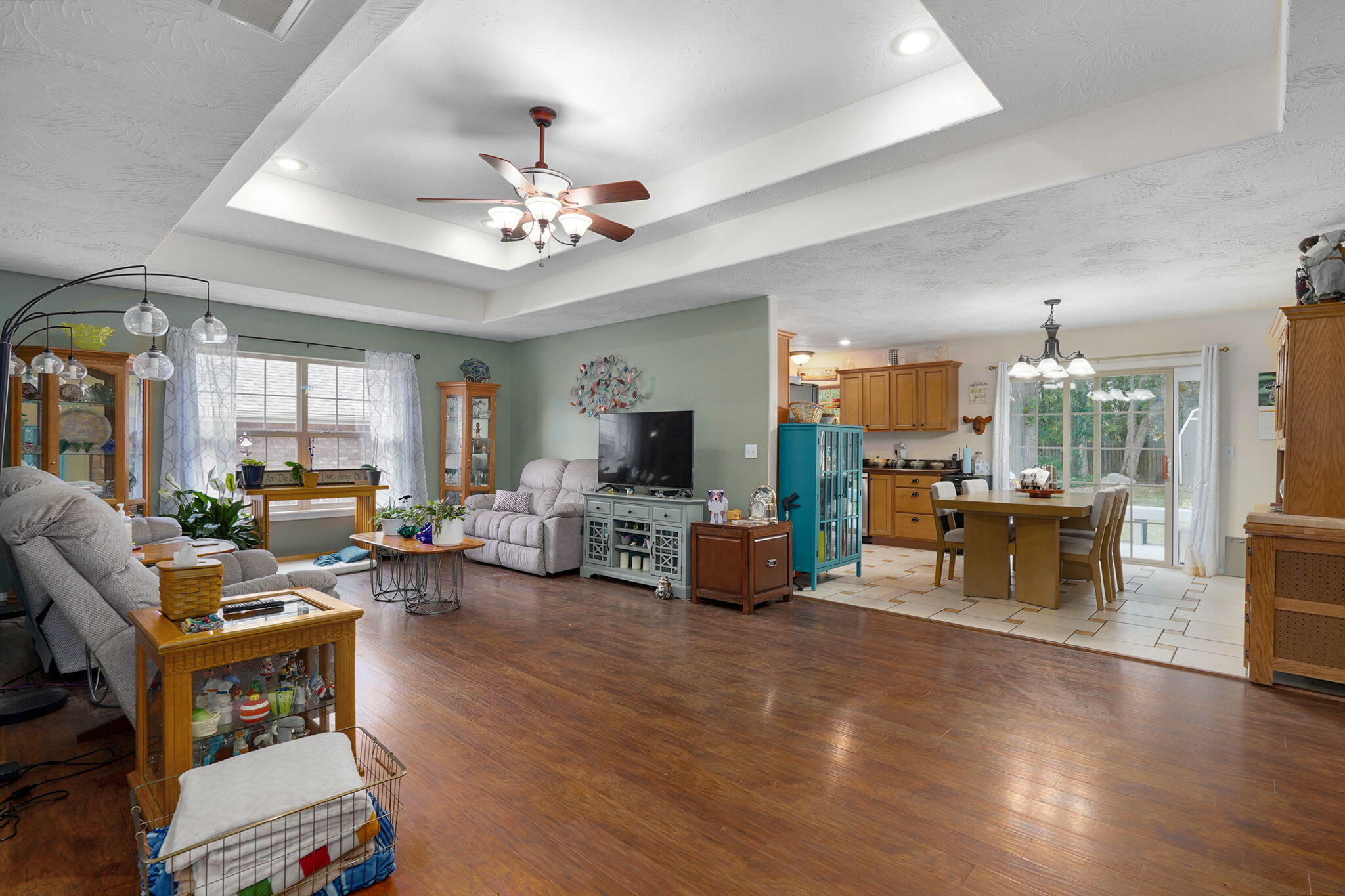 725 South Christopher Avenue Property Photo 16