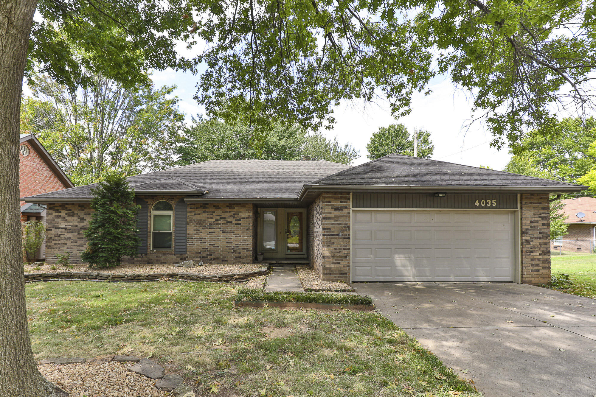 4035 South Parkcrest Avenue Property Photo 1