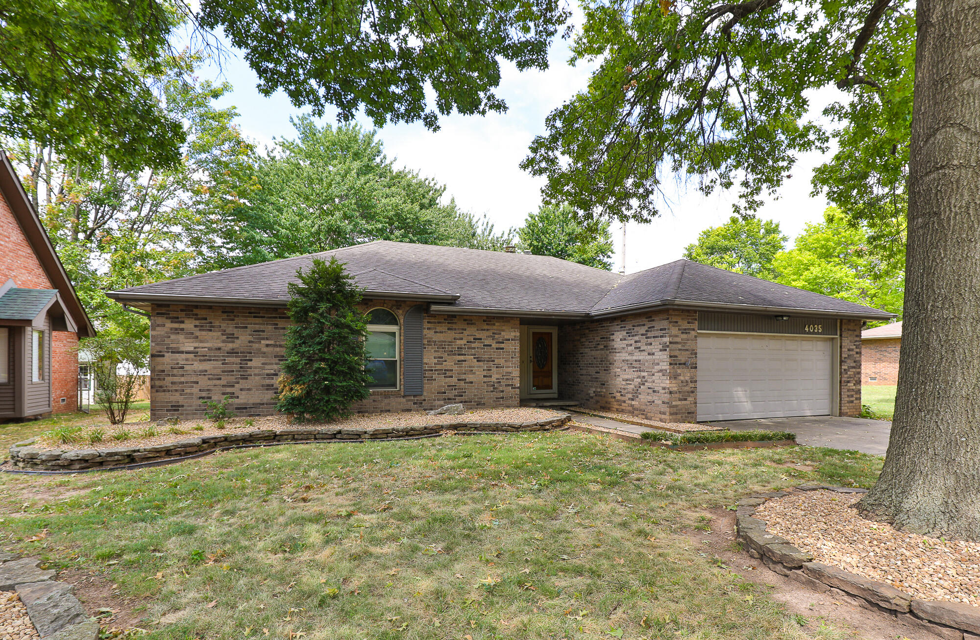 4035 South Parkcrest Avenue Property Photo 2