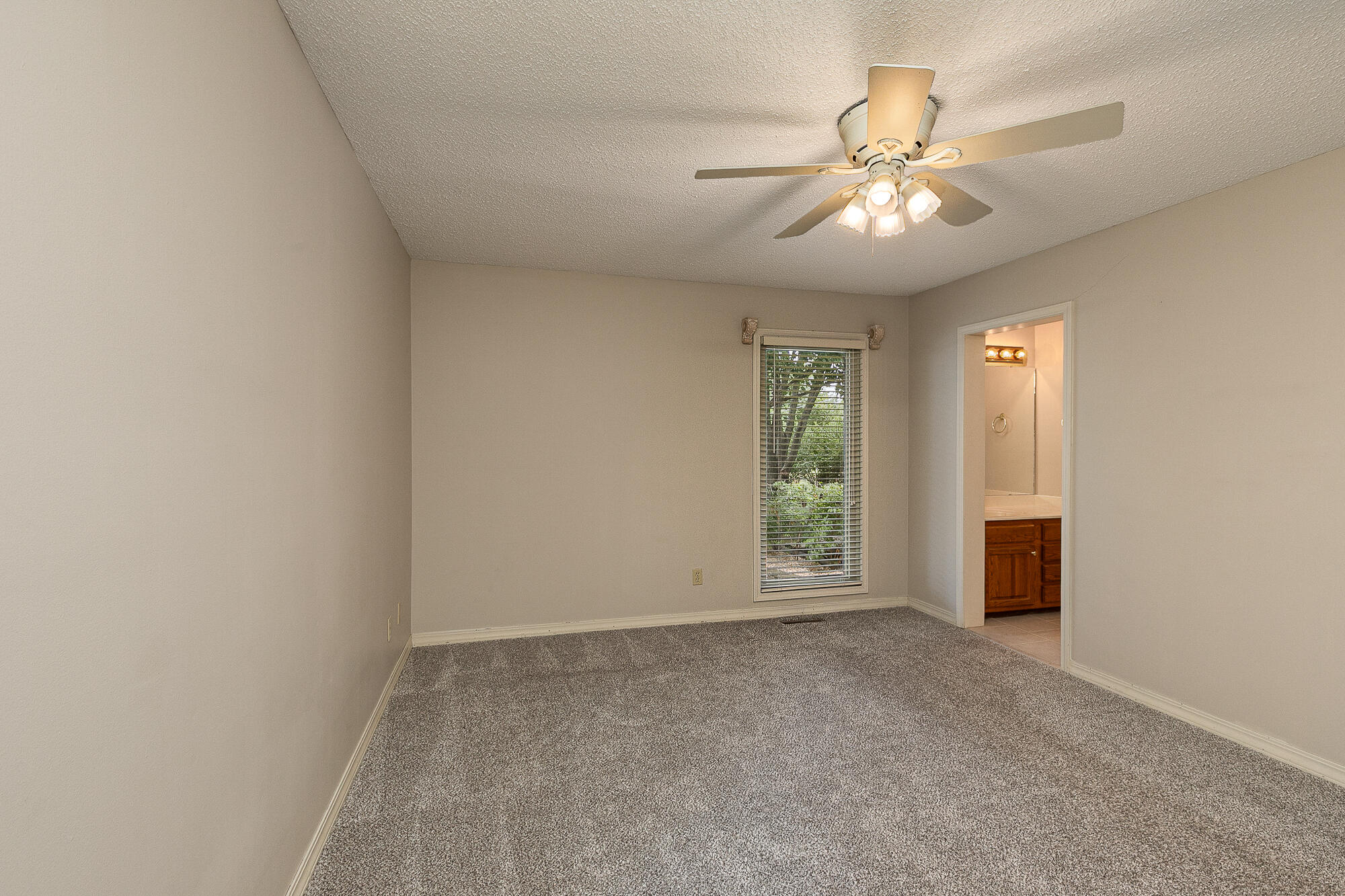 4035 South Parkcrest Avenue Property Photo 19