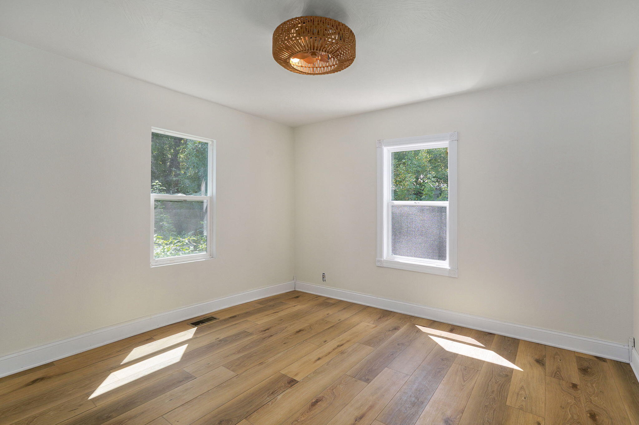 2620 West Chestnut Street Property Photo 15