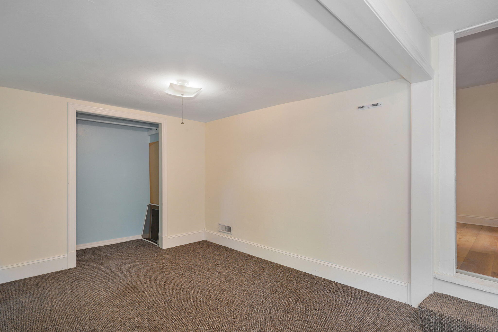 2620 West Chestnut Street Property Photo 18