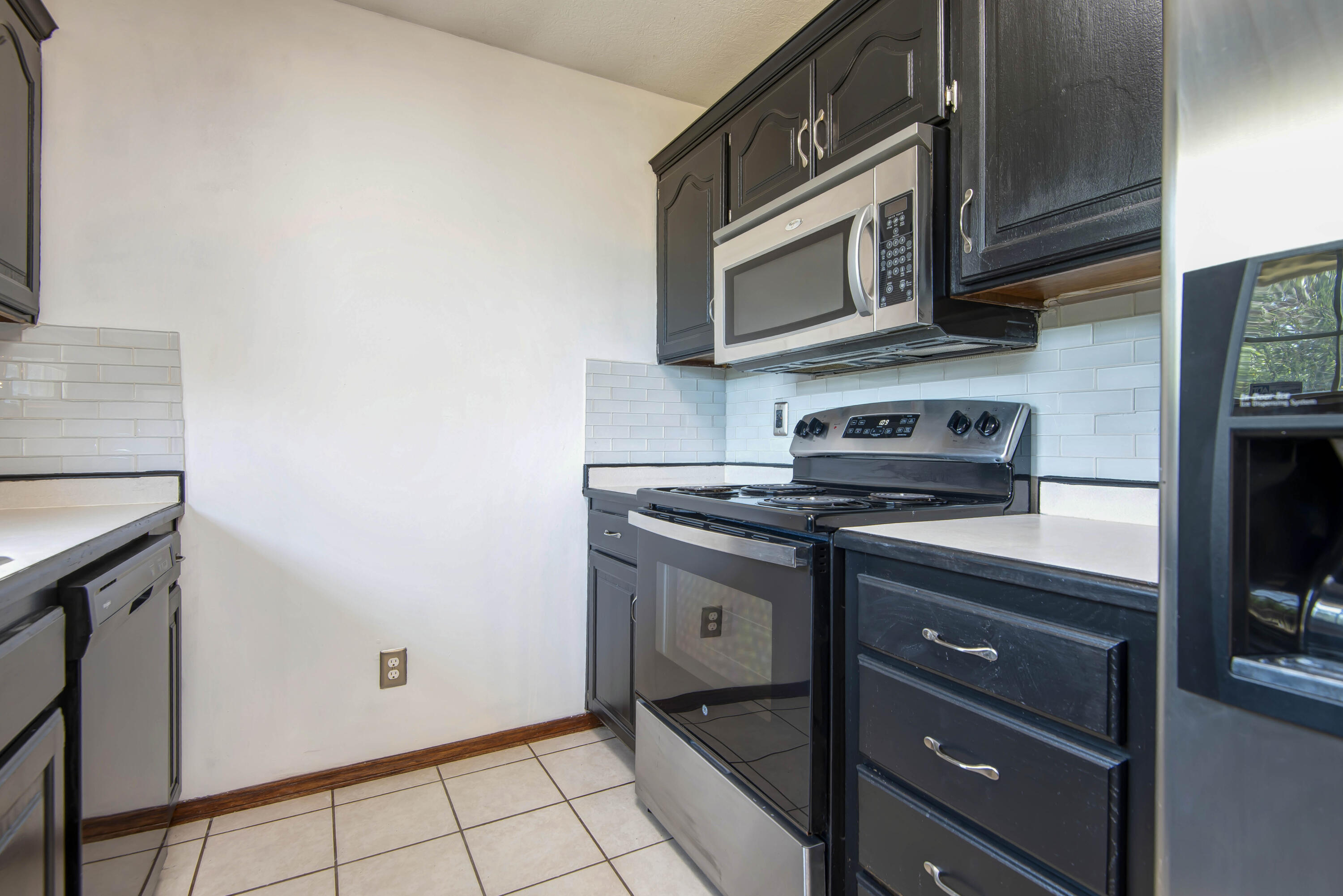212 East Robin Road Property Photo 10