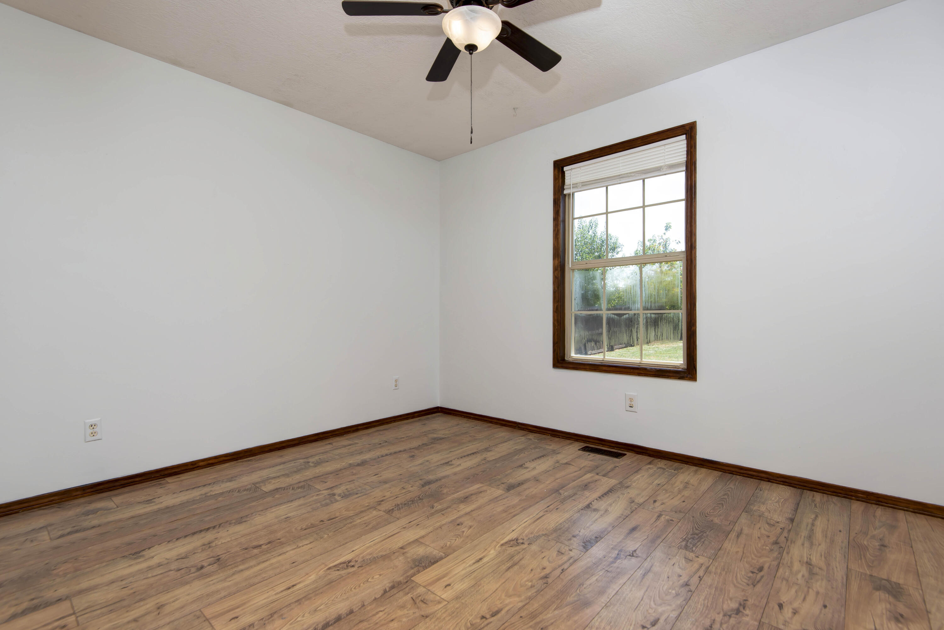 212 East Robin Road Property Photo 19