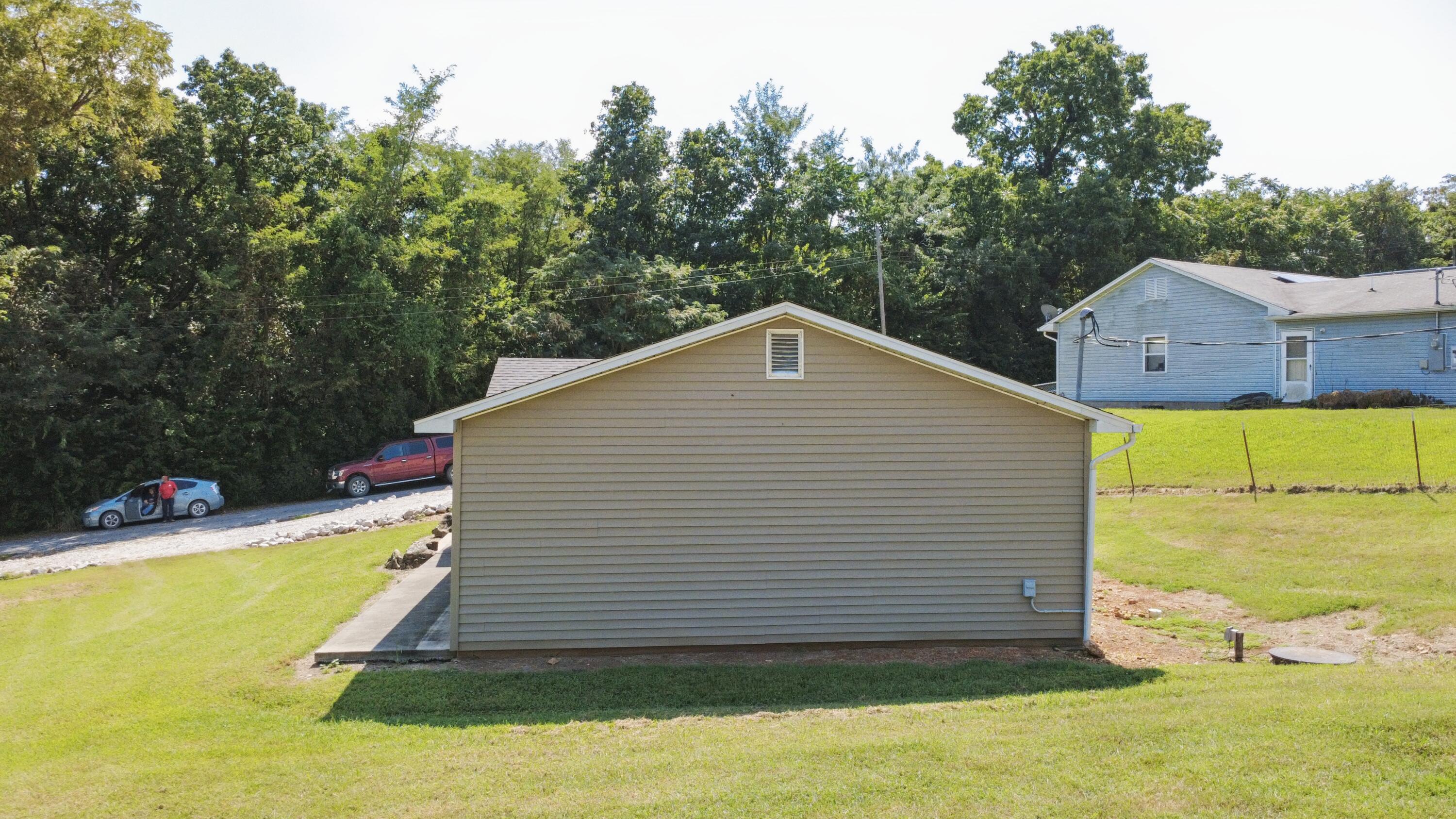 303 South Brown Street Property Photo 8