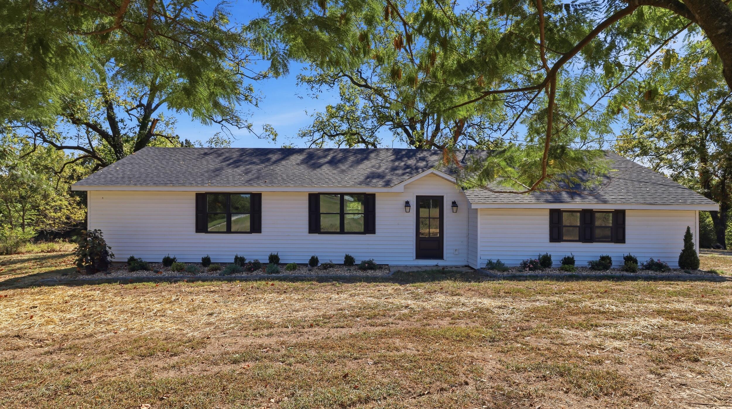 8574 County Road 6890 Property Photo 1