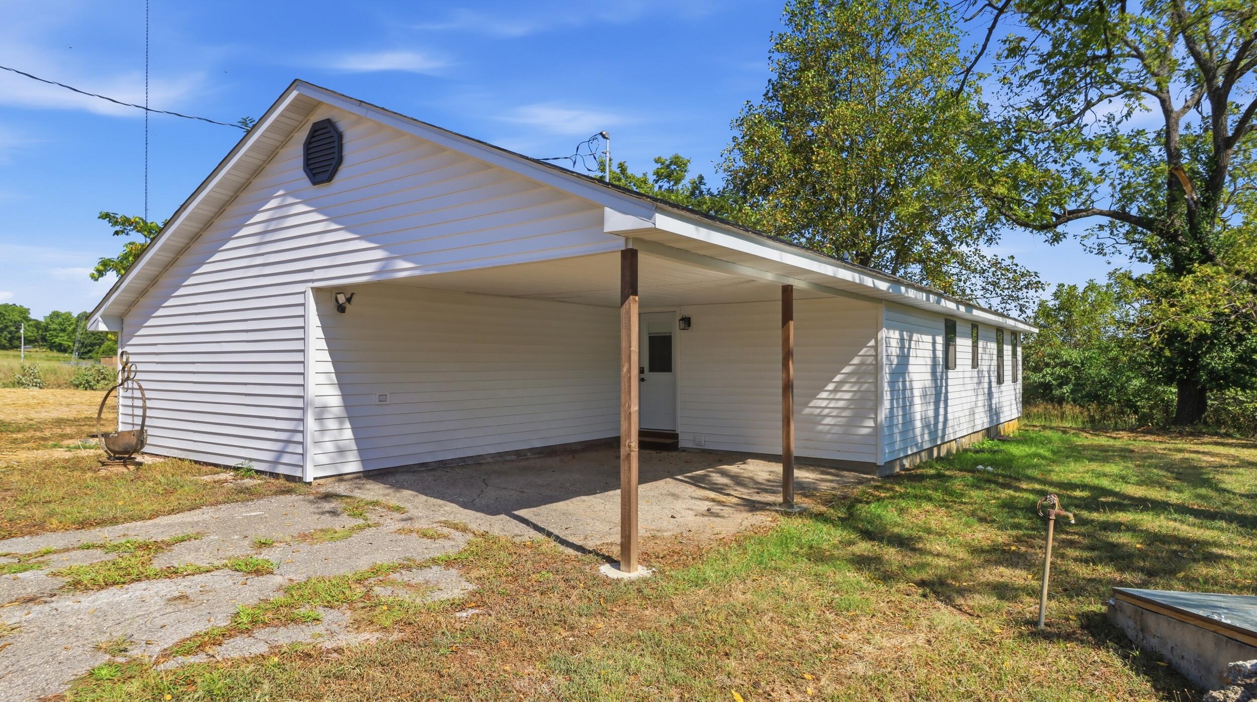 8574 County Road 6890 Property Photo 6