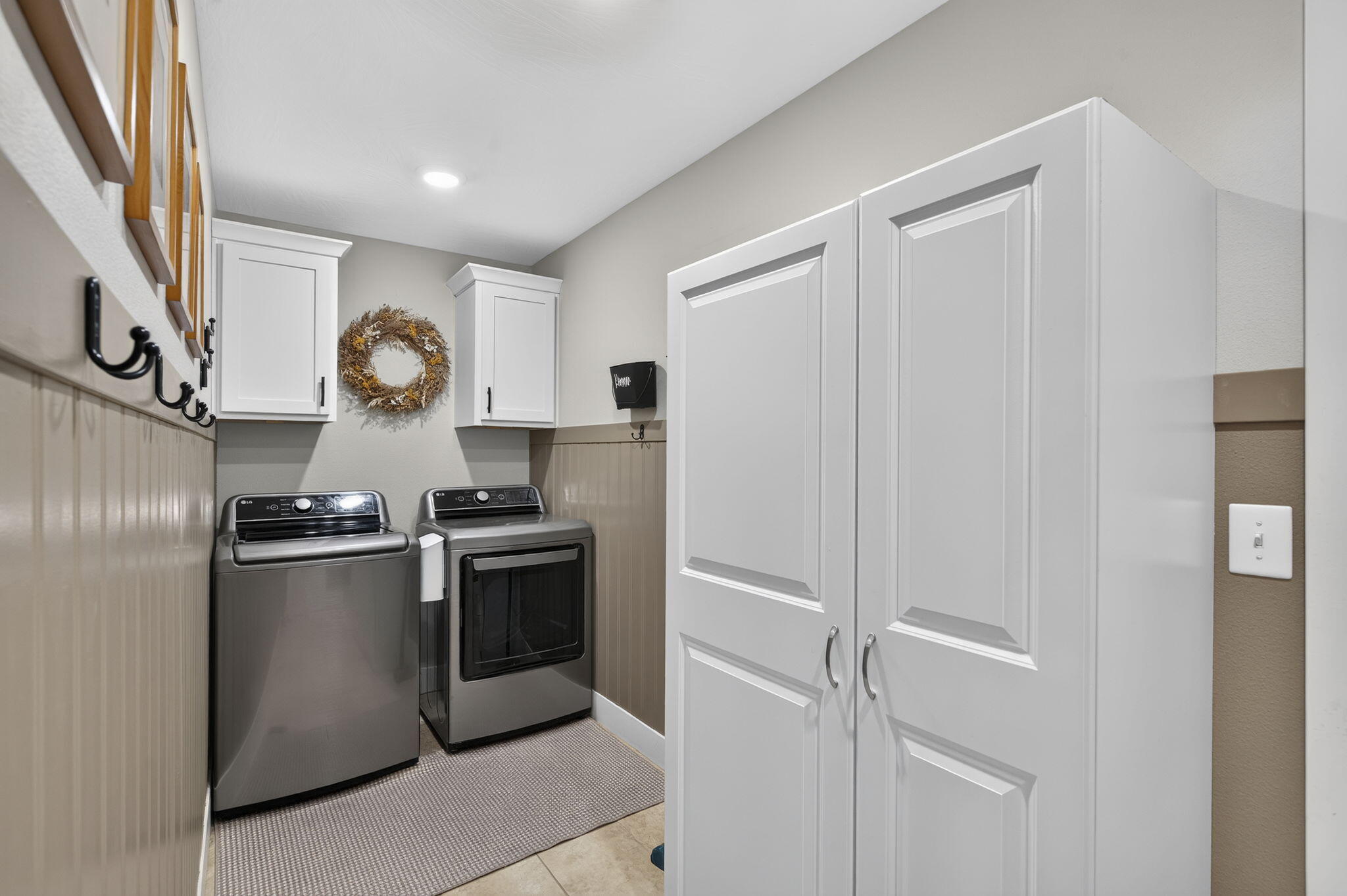 2753 West Fishhook Avenue Property Photo 24