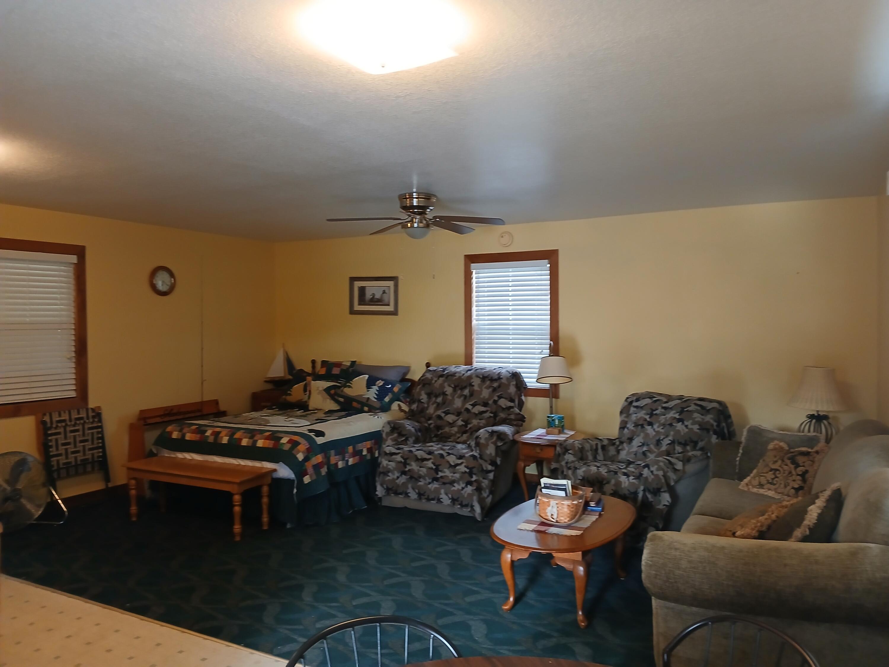 11099 Southwest State Rte 7 Property Photo 5