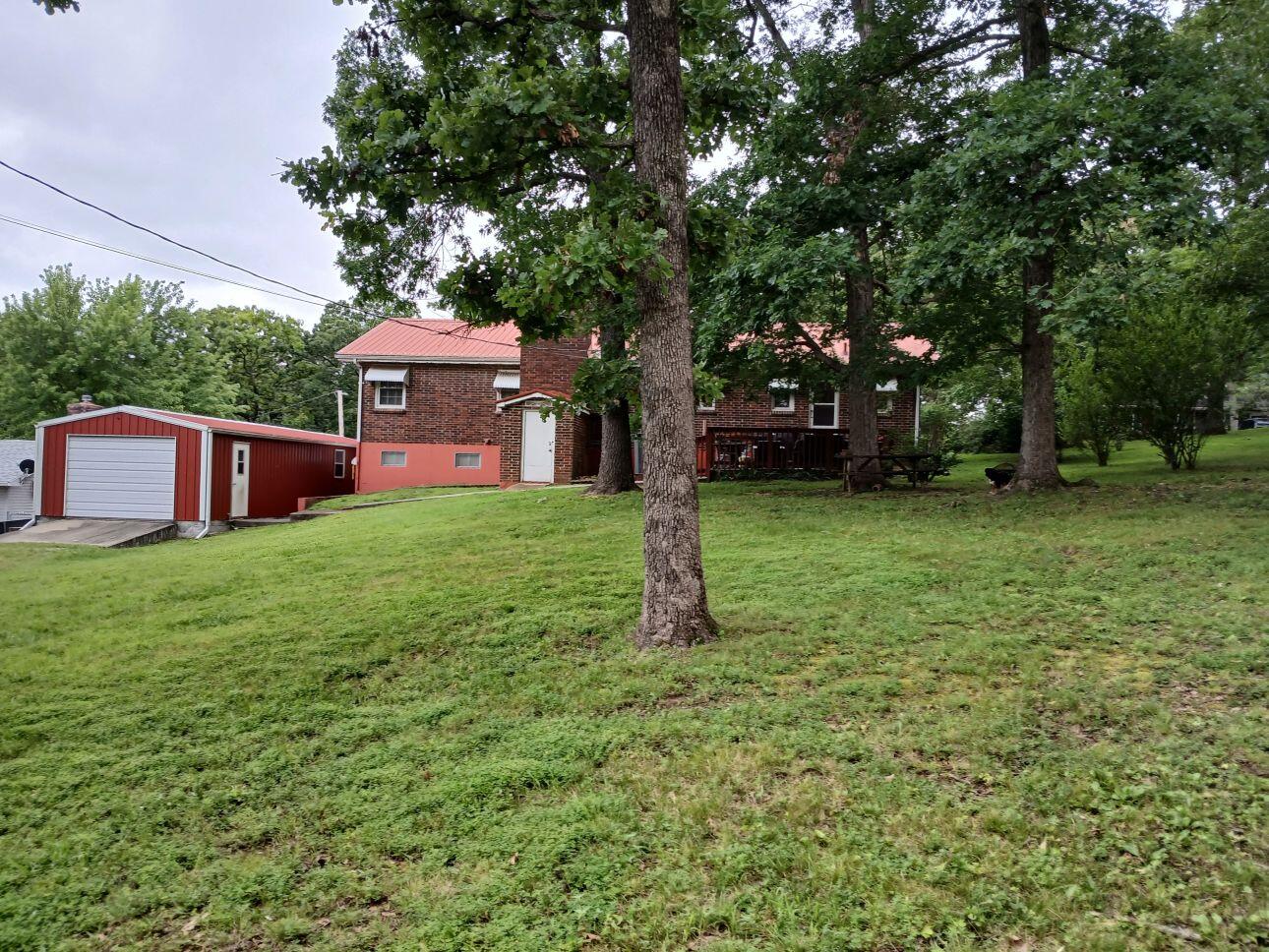 912 Elm Drive Property Photo 4
