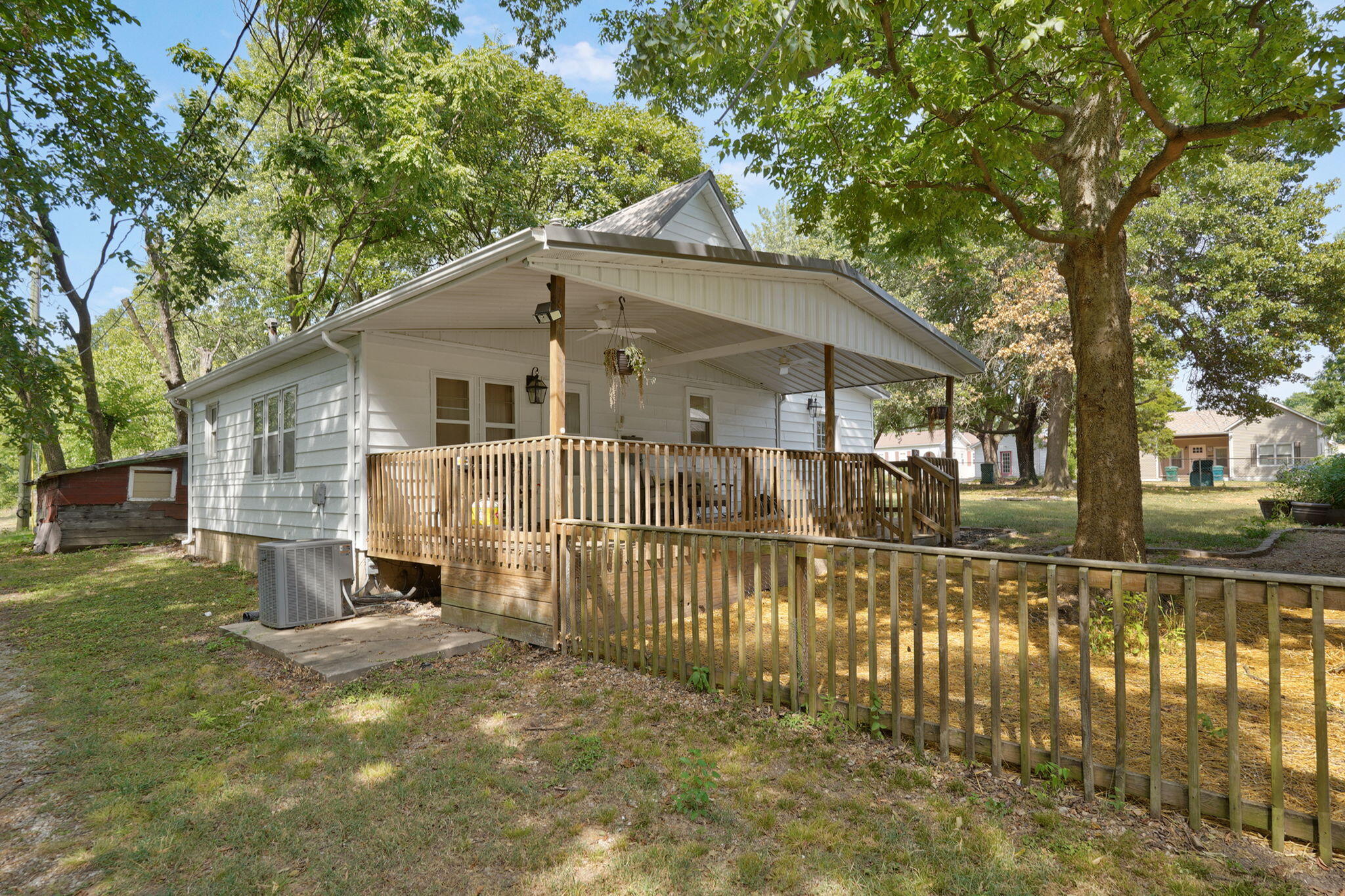 202 North Lincoln Avenue Property Photo 21