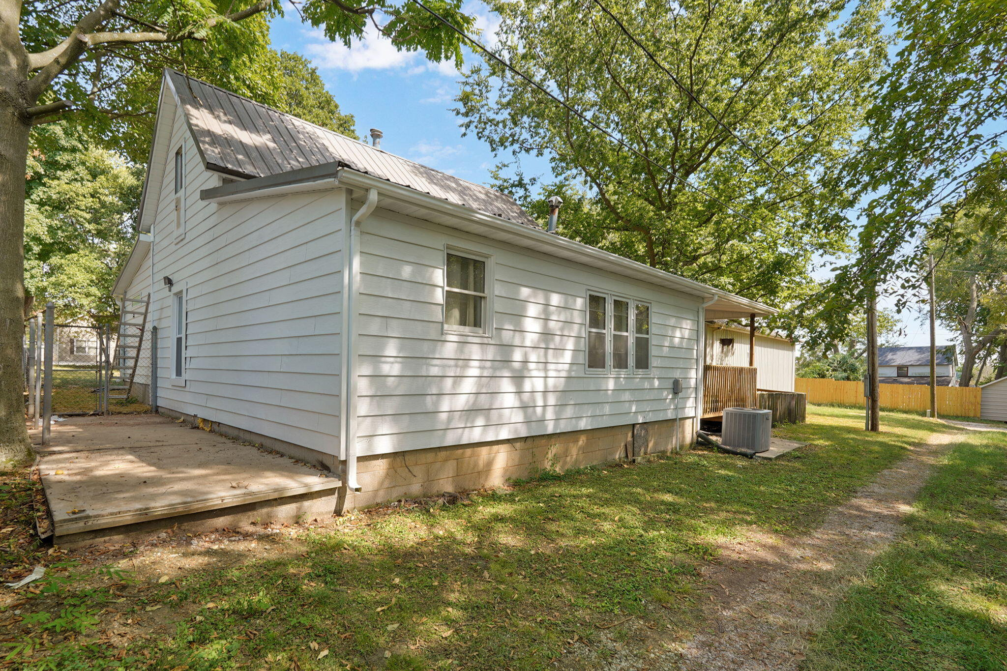 202 North Lincoln Avenue Property Photo 25