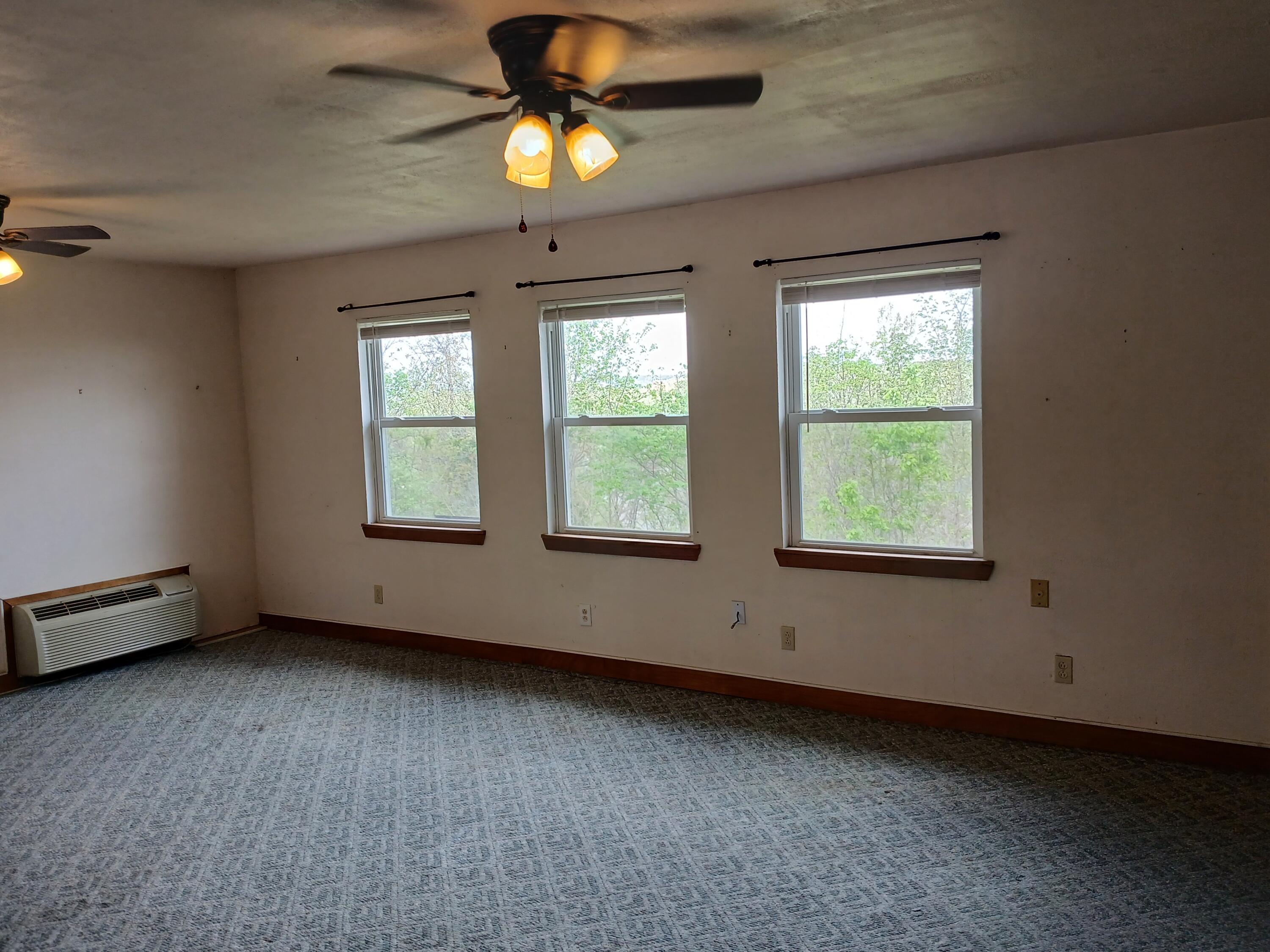 17572 Snowcap Property Photo 9