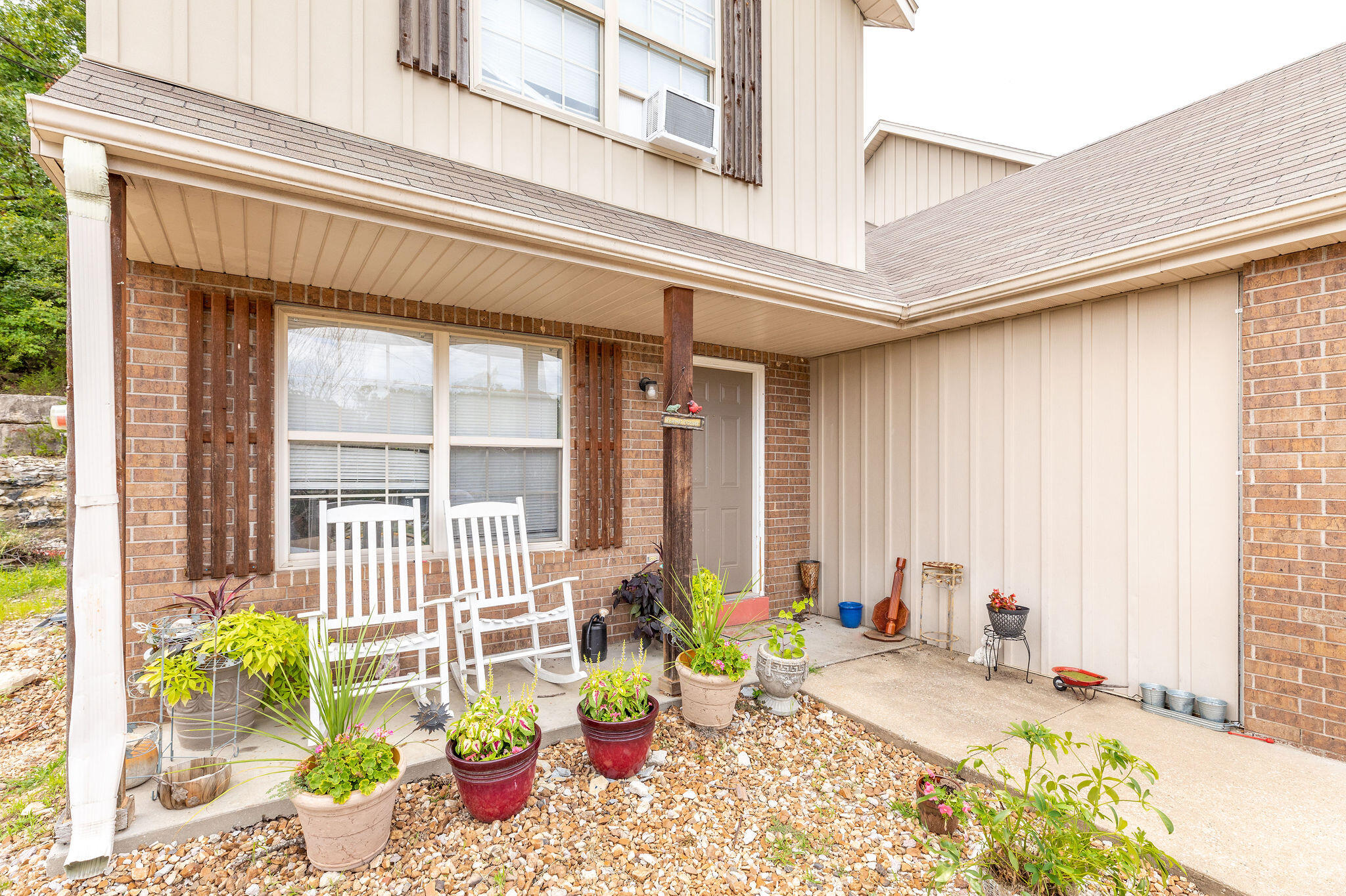 16 Lakeshore Drive Property Photo 2