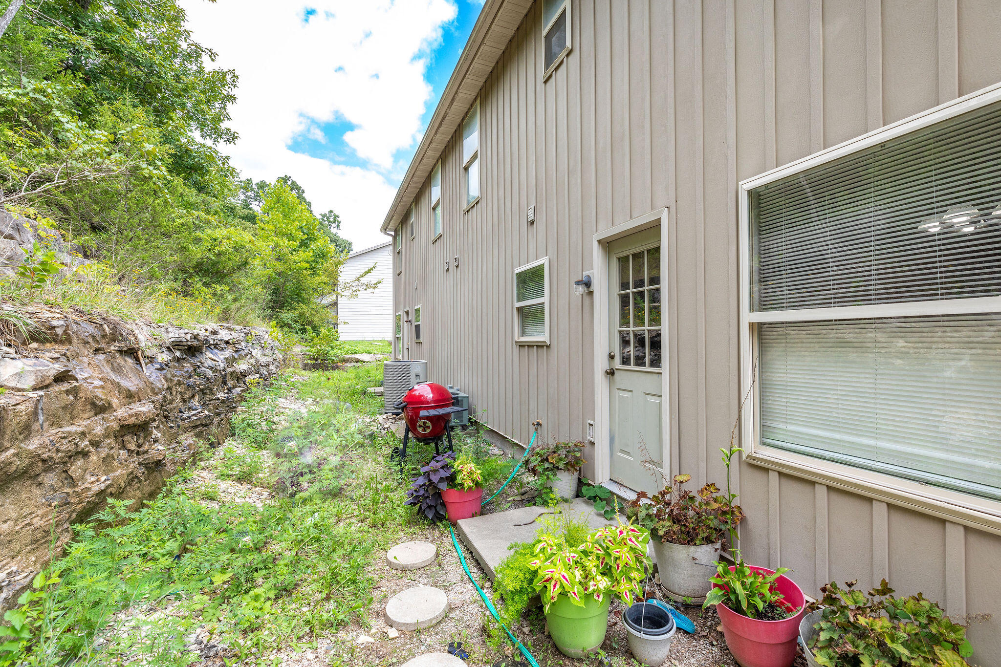 16 Lakeshore Drive Property Photo 9