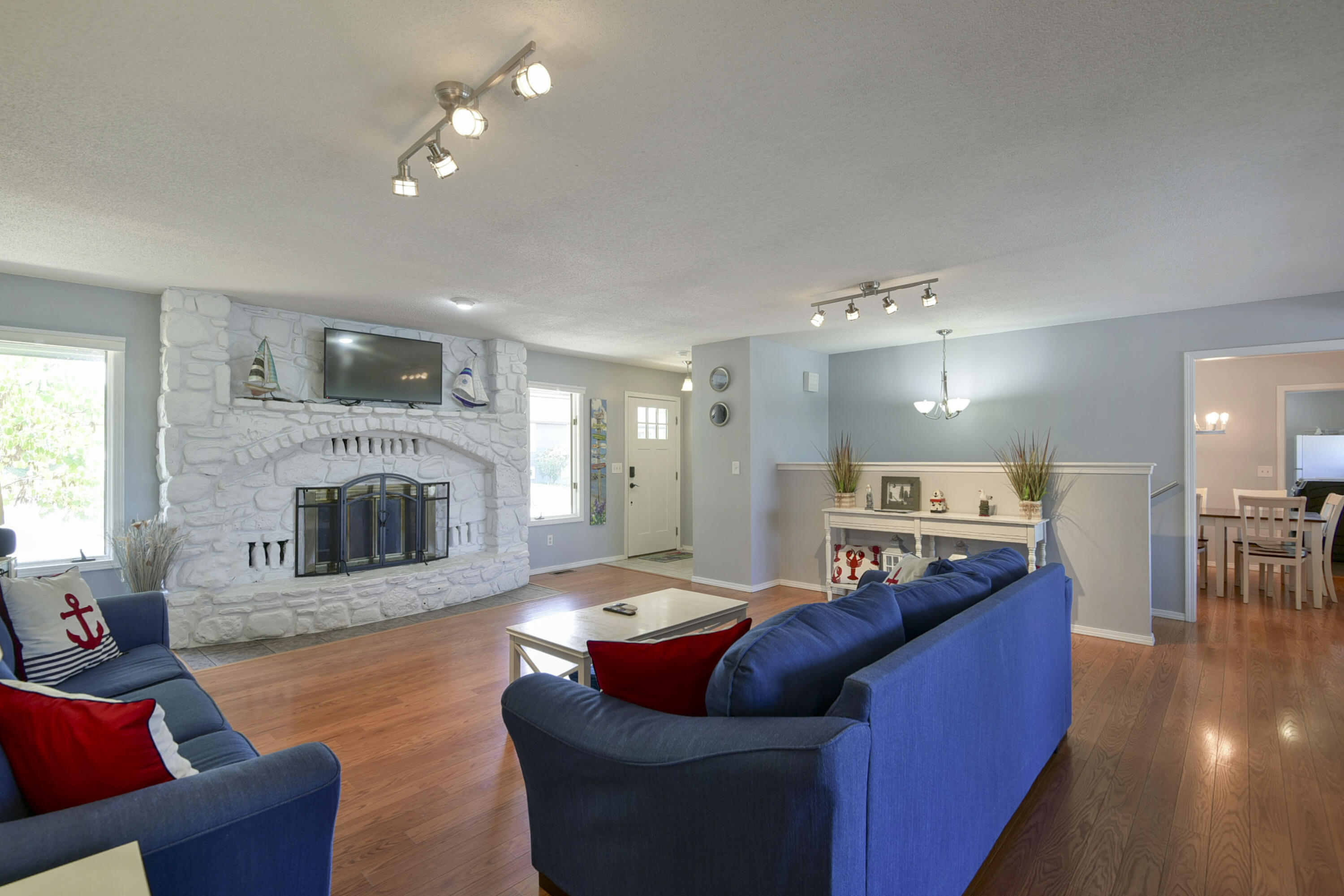 27478 Gilford Terrace Property Photo 12