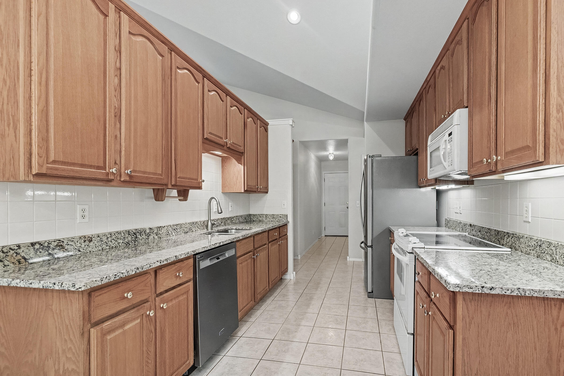 1006 Silvercrest Place Property Photo 10