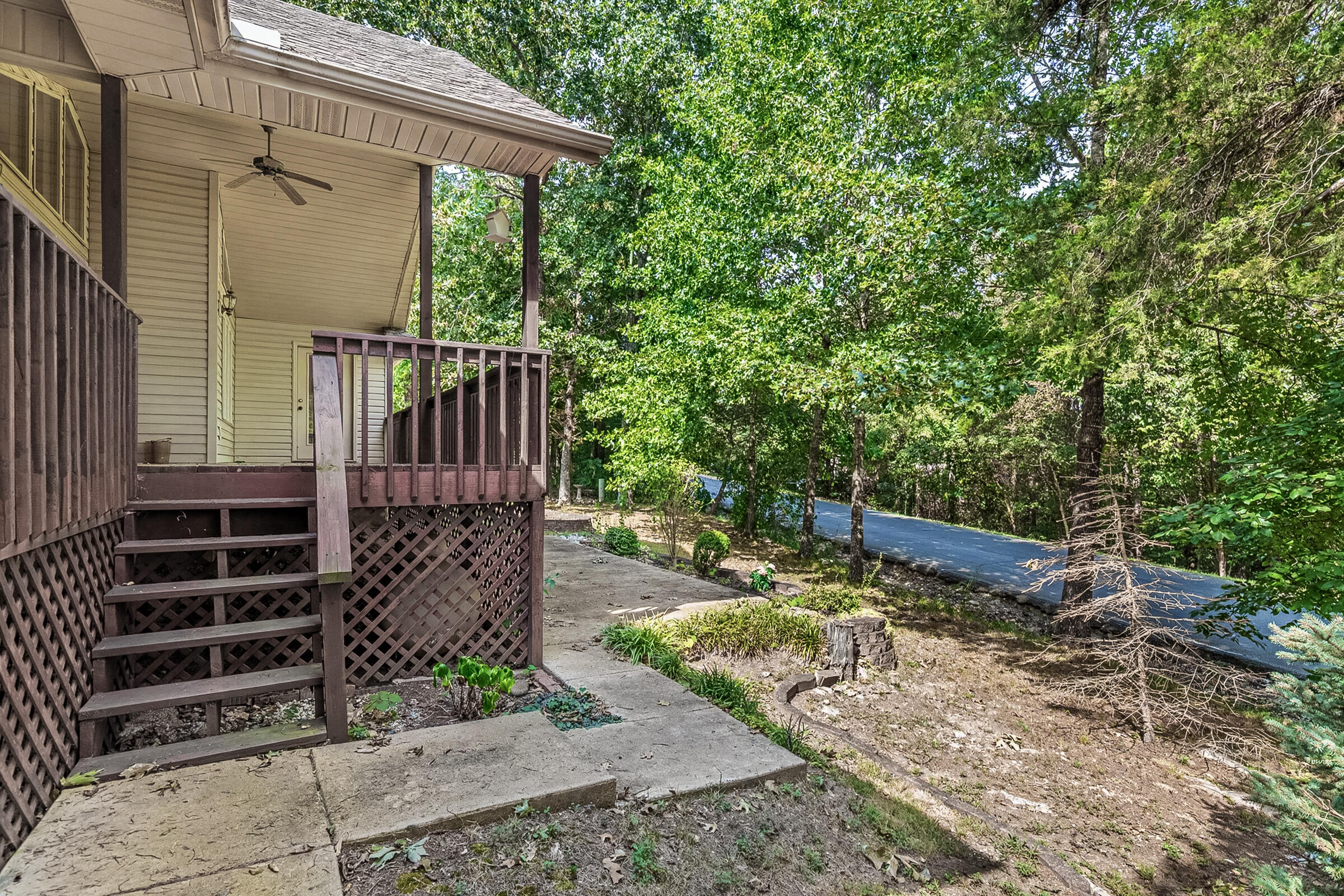 1006 Silvercrest Place Property Photo 16