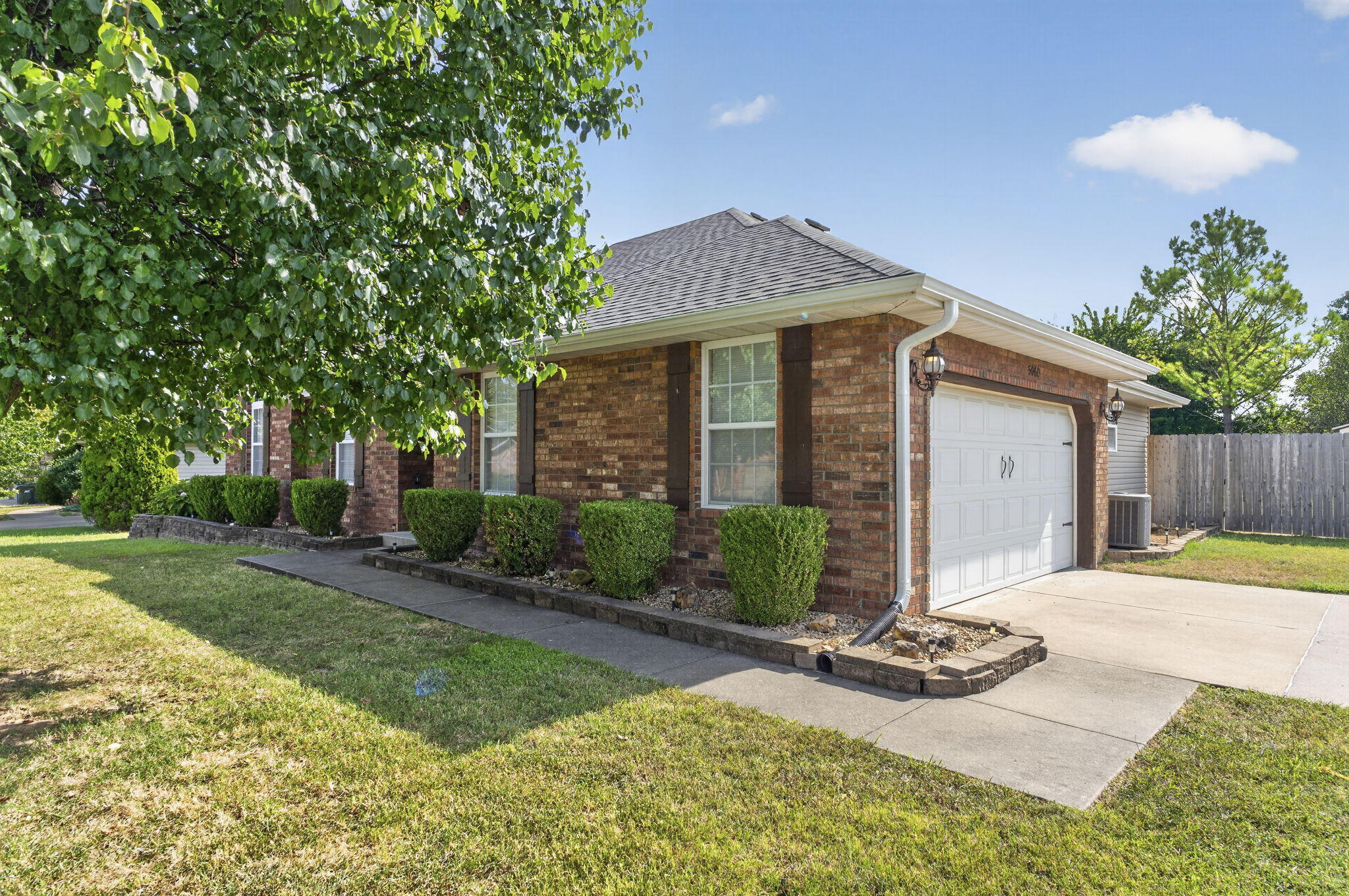 5060 South Grasshill Court Property Photo 3