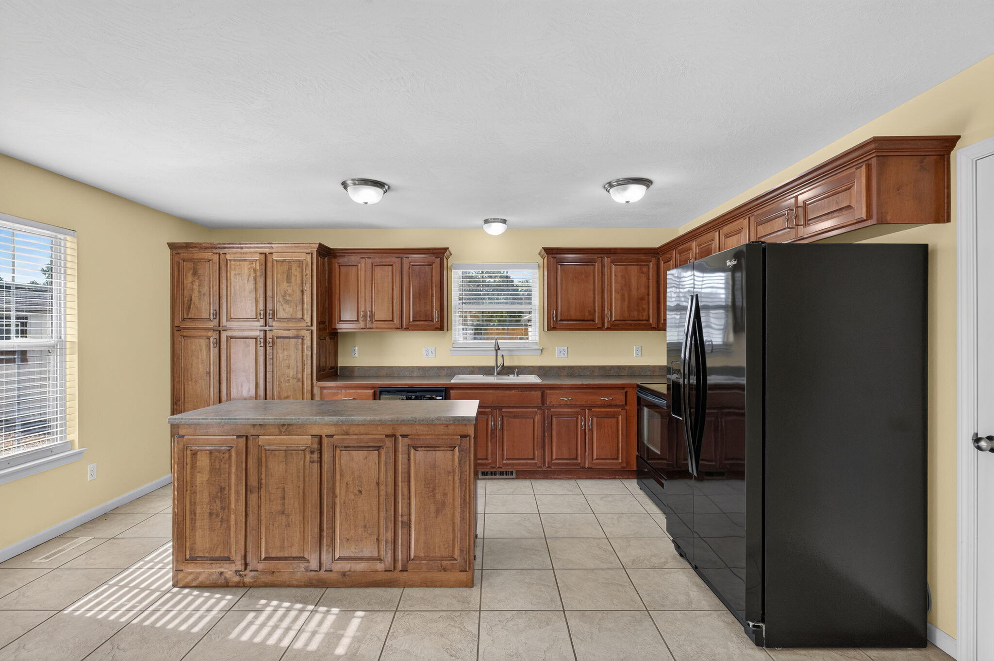 5060 South Grasshill Court Property Photo 8