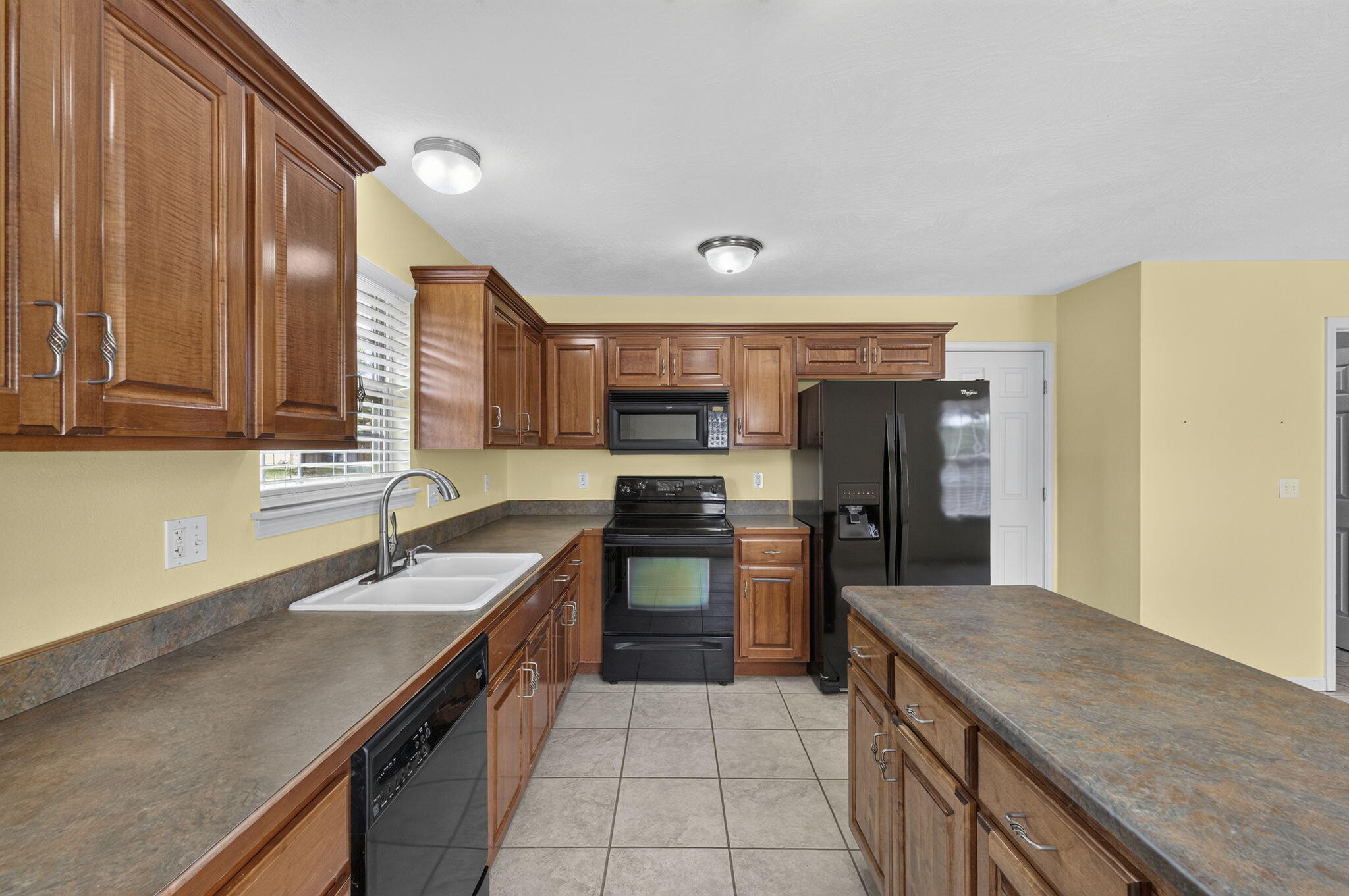 5060 South Grasshill Court Property Photo 9