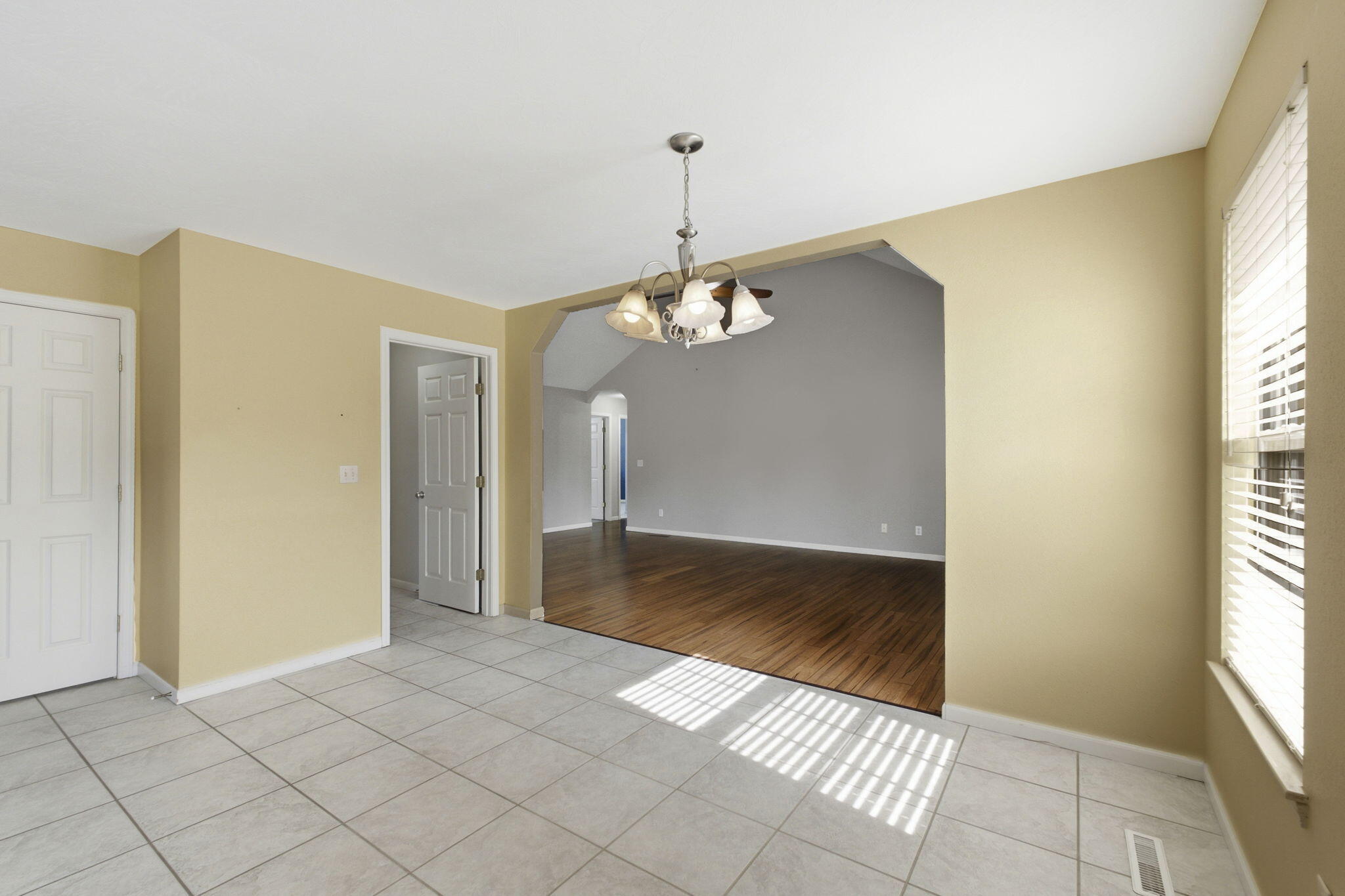 5060 South Grasshill Court Property Photo 11