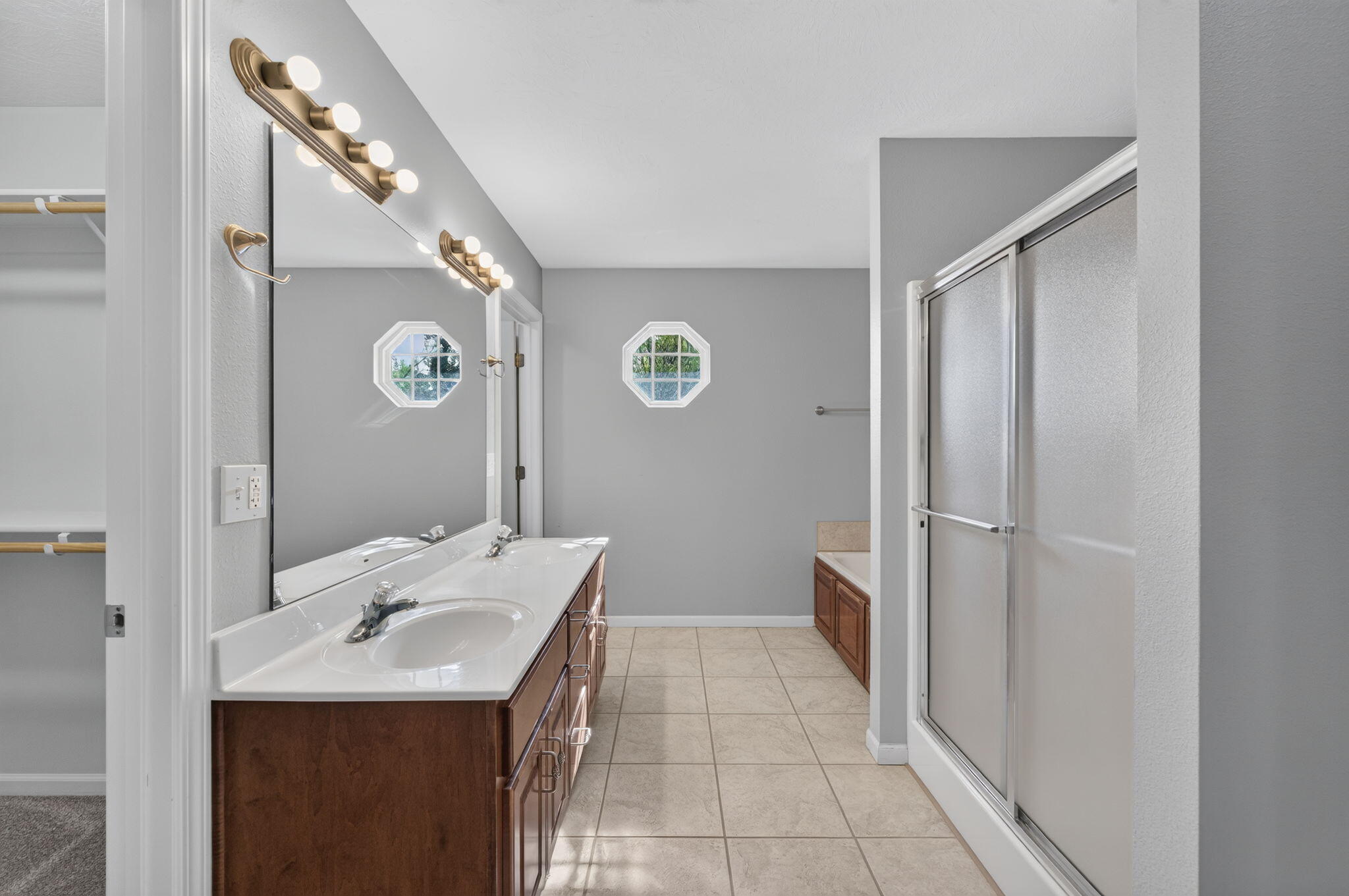 5060 South Grasshill Court Property Photo 16
