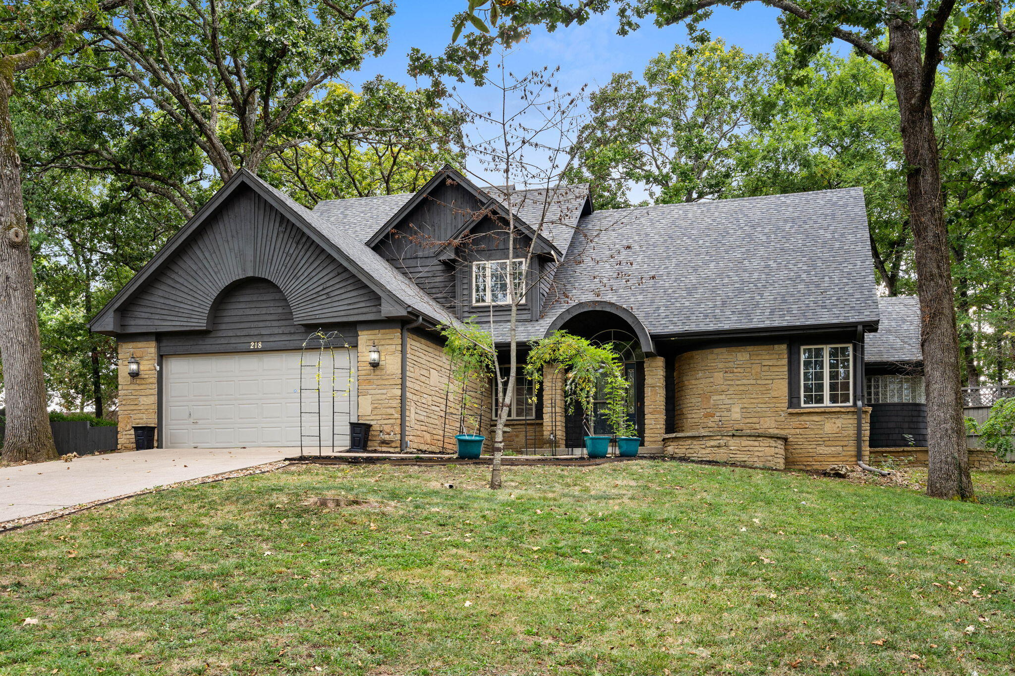 218 River Bluff Drive Property Photo 4
