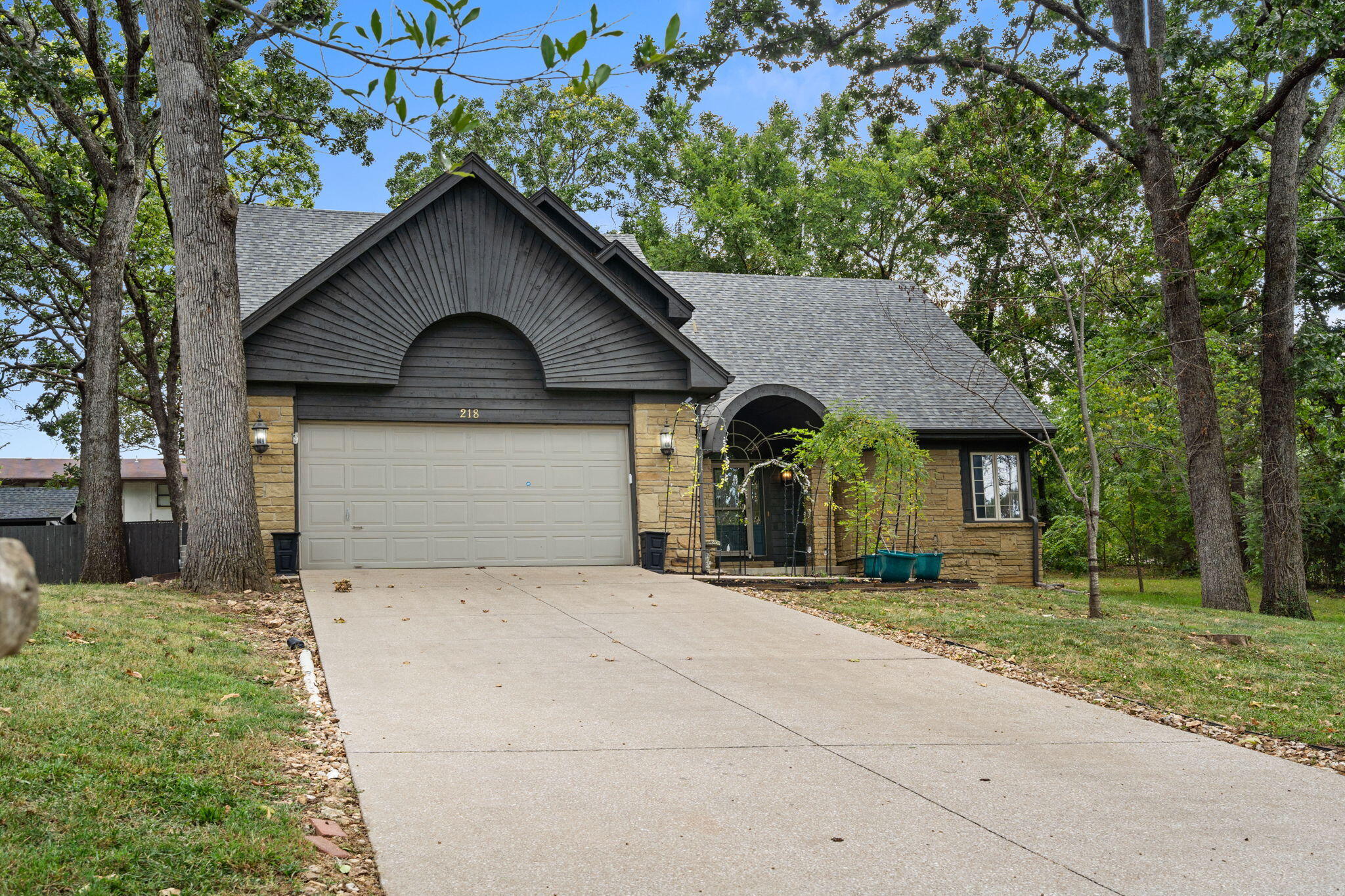 218 River Bluff Drive Property Photo 6