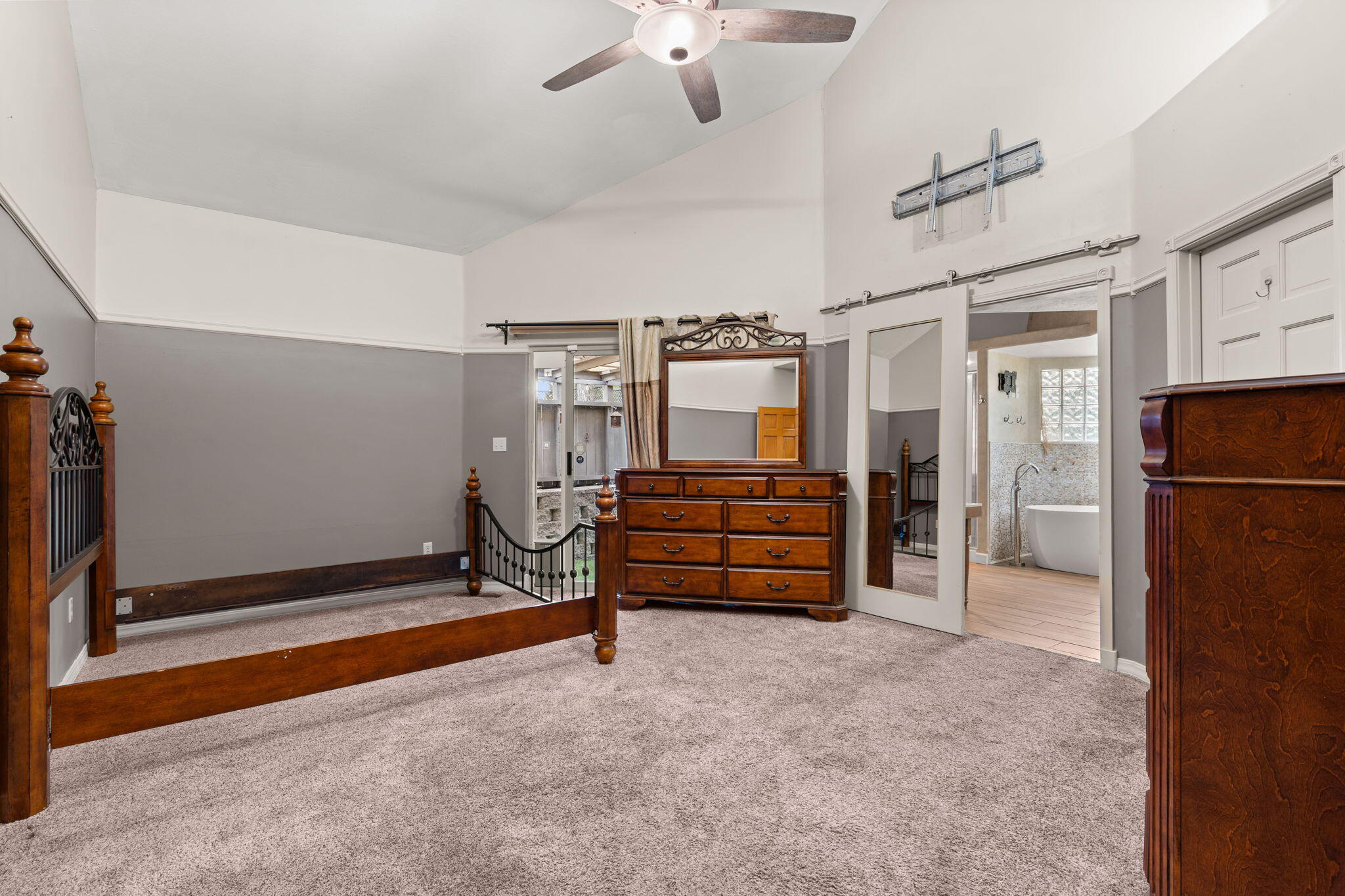 218 River Bluff Drive Property Photo 42