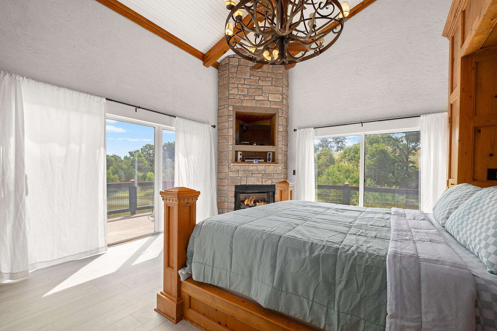 76 Hunters Drive Property Photo 10