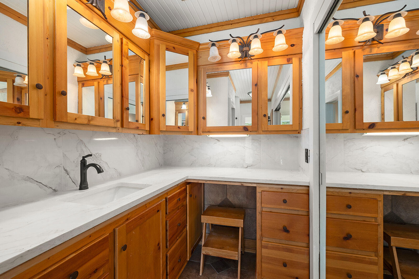 76 Hunters Drive Property Photo 13