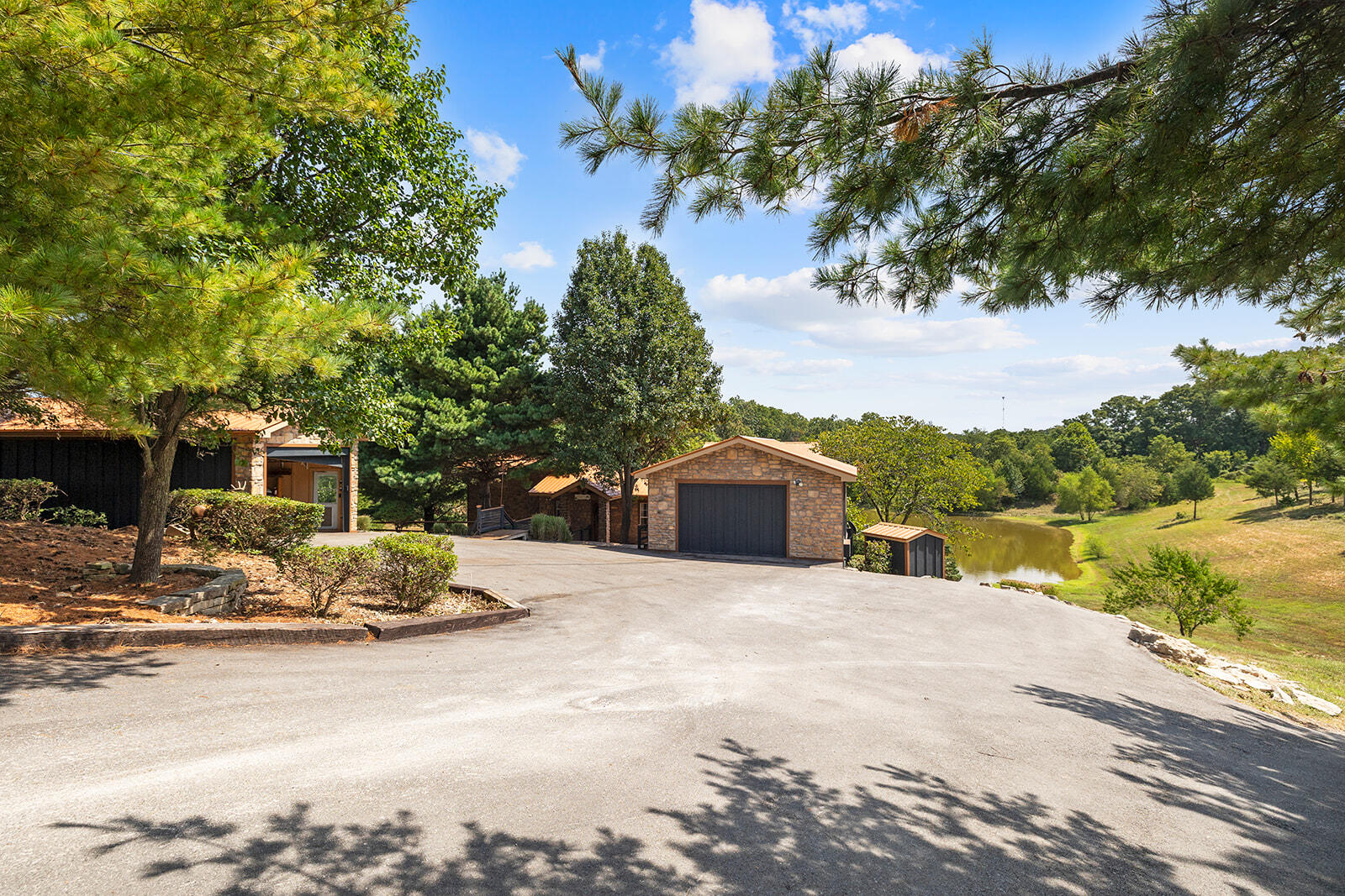 76 Hunters Drive Property Photo 42