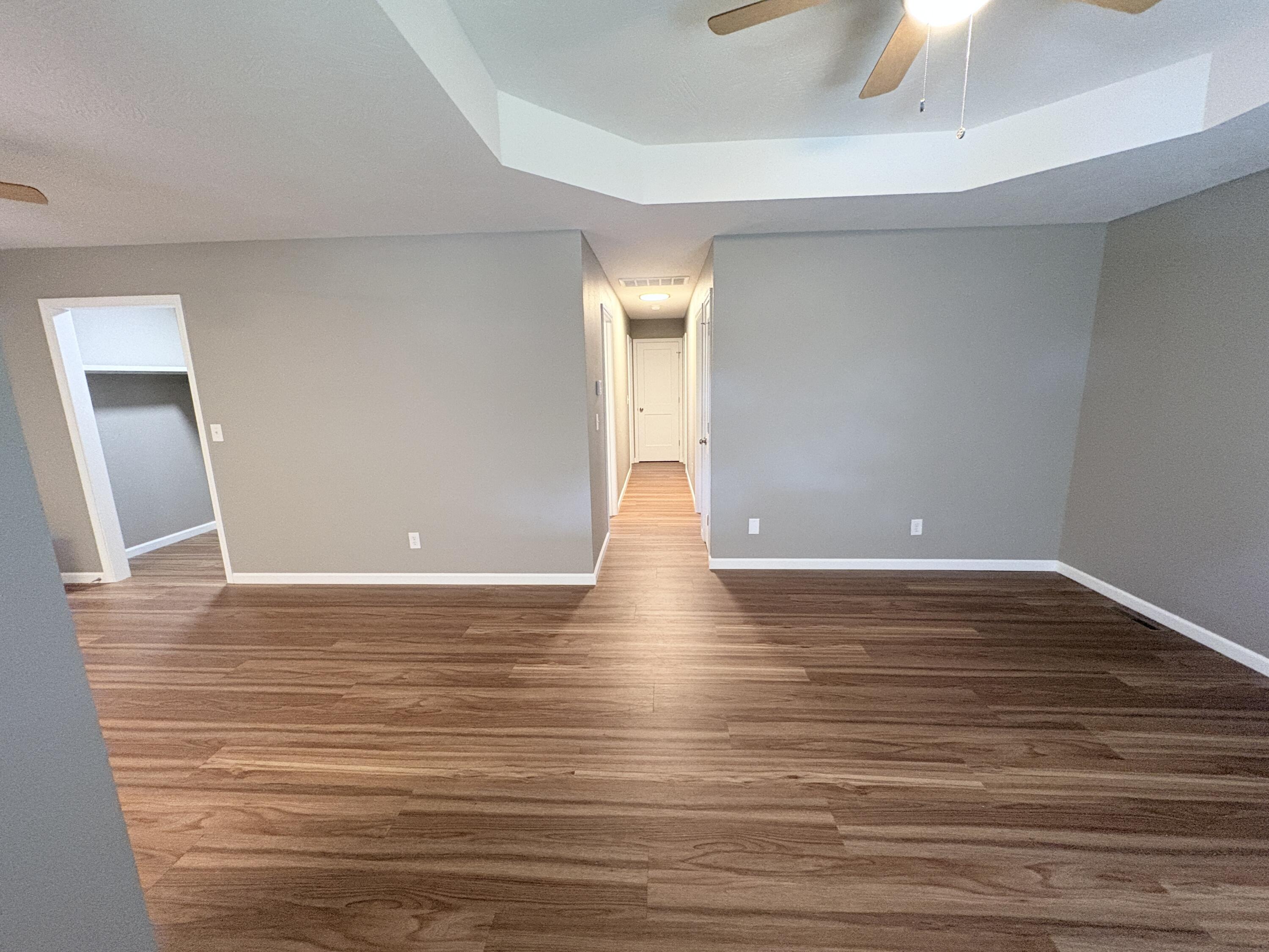 3006 West Hovey Street Property Photo 8