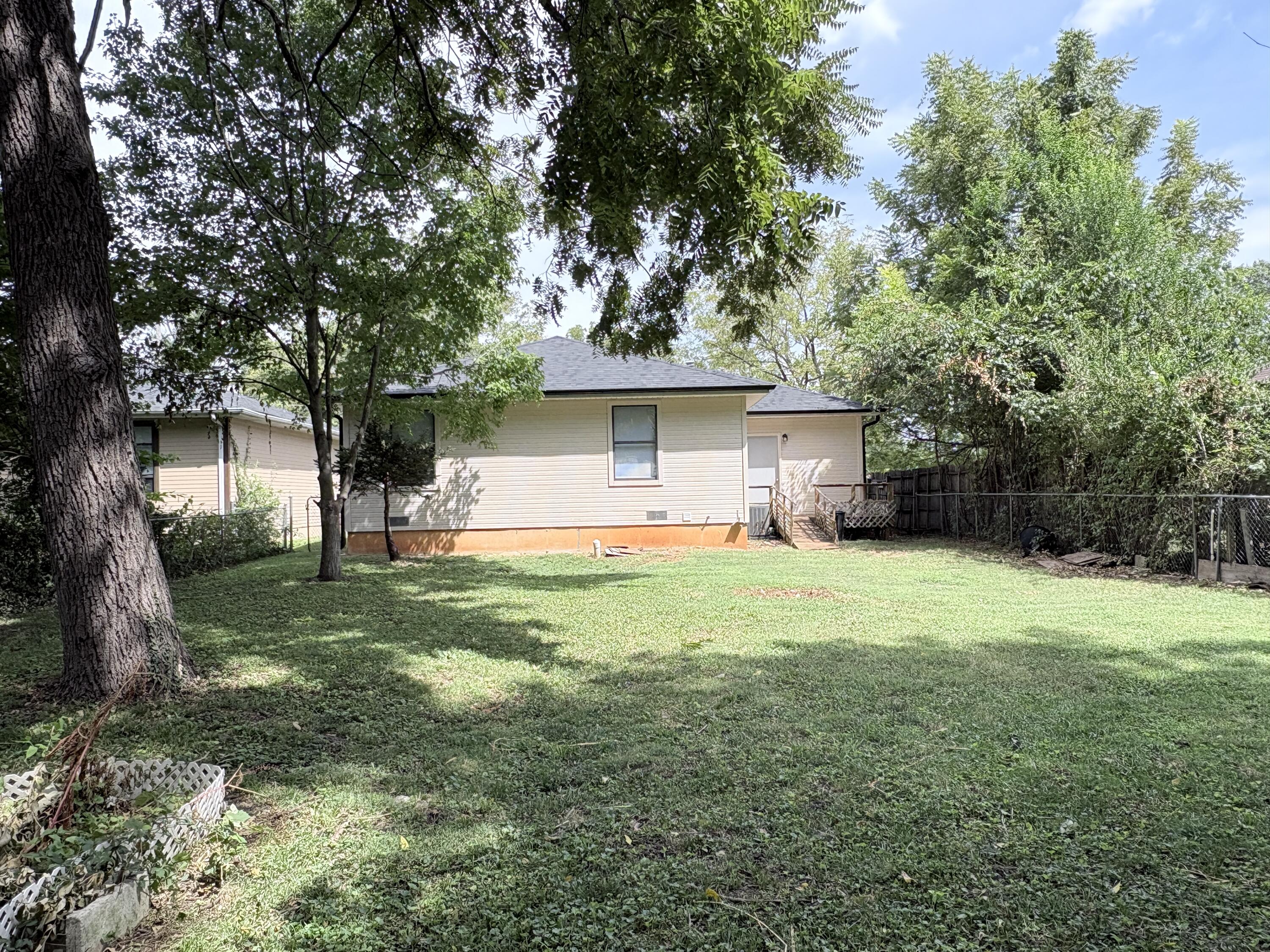 3006 West Hovey Street Property Photo 29