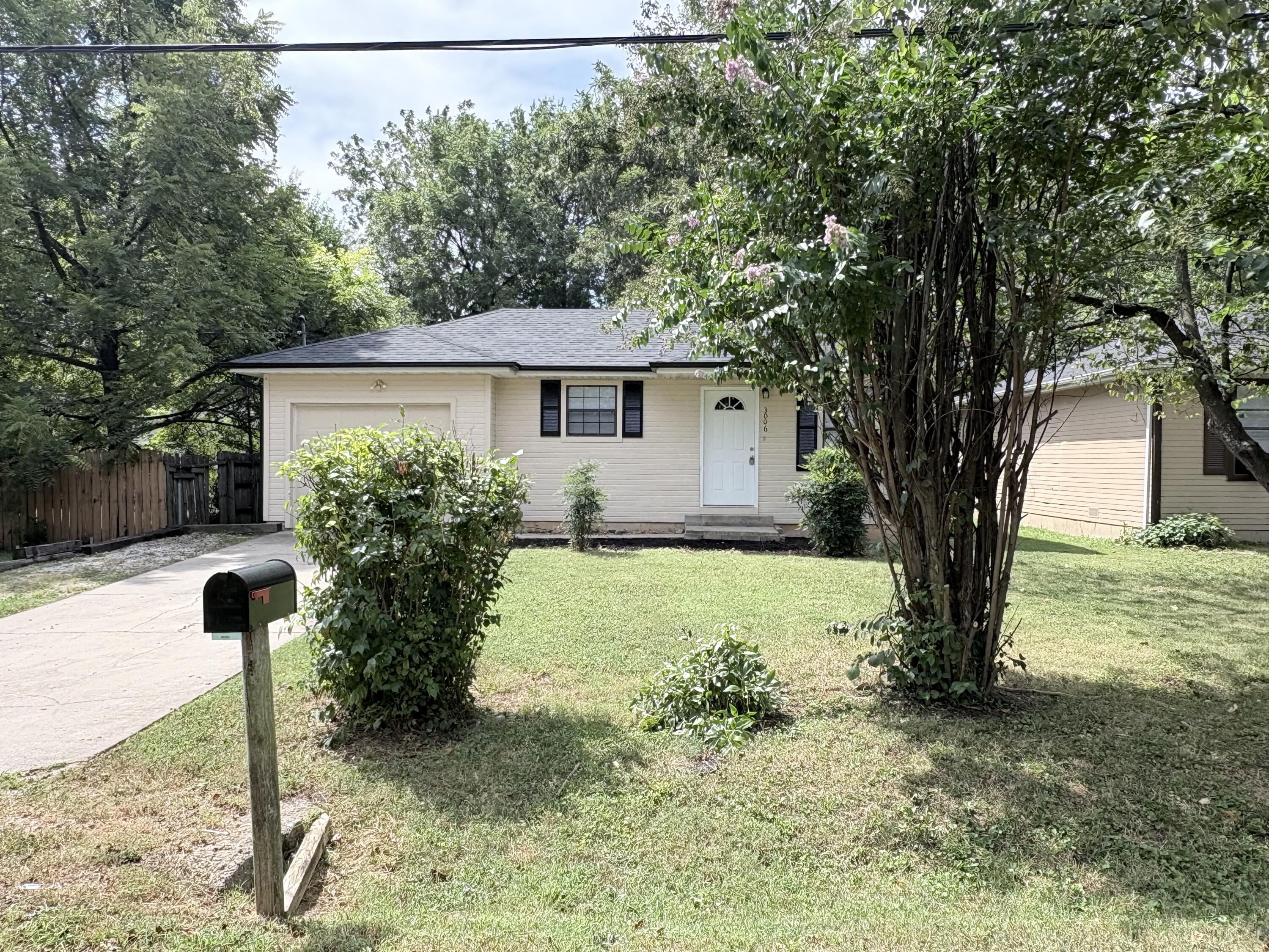 3006 West Hovey Street Property Photo 36