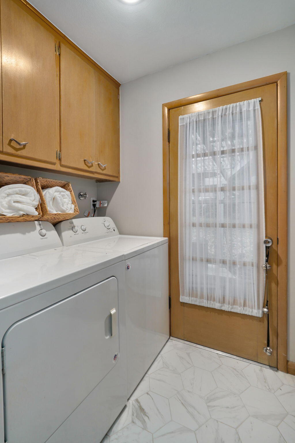 2642 East Lombard Street Property Photo 15