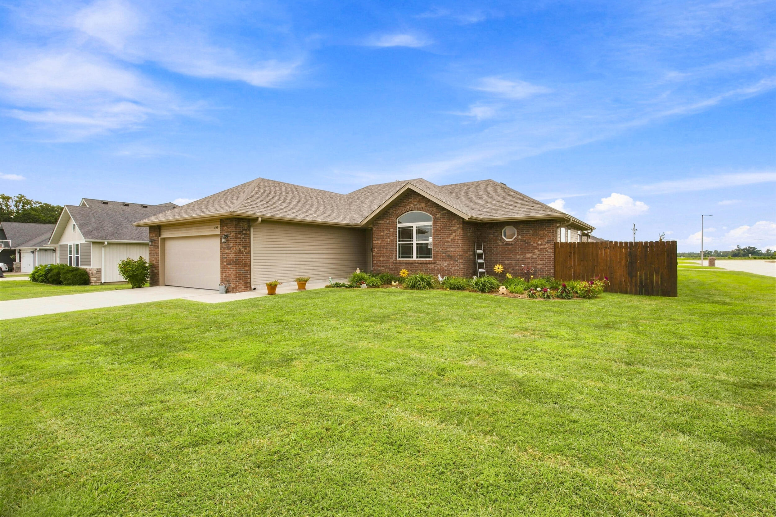 625 Olive Street Property Photo 23