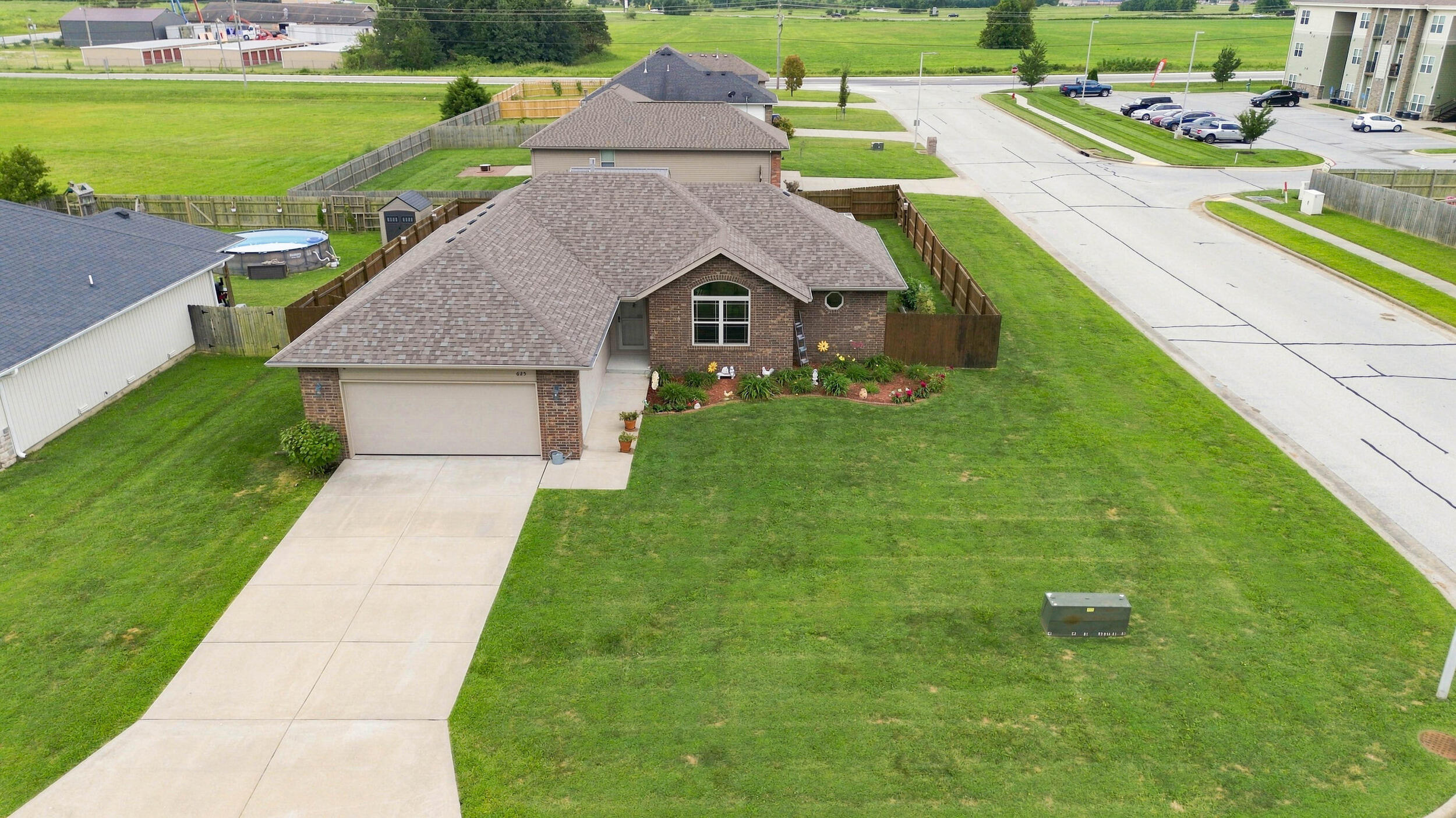 625 Olive Street Property Photo 24