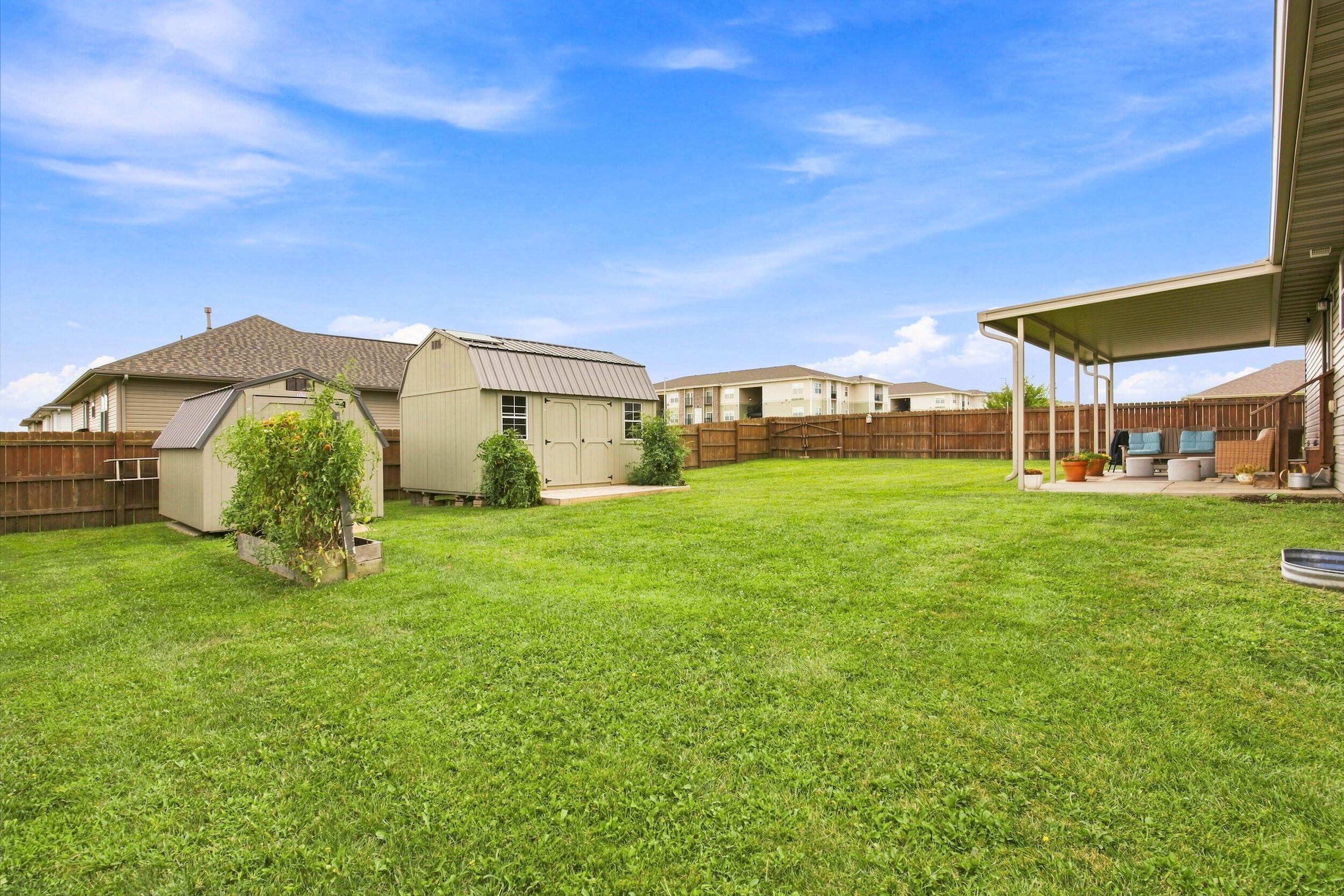 625 Olive Street Property Photo 28